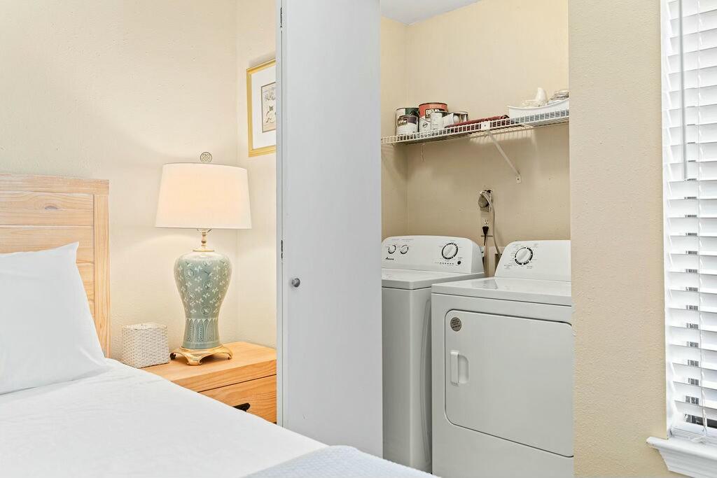 SANDPRINTS CONDO - Residential
