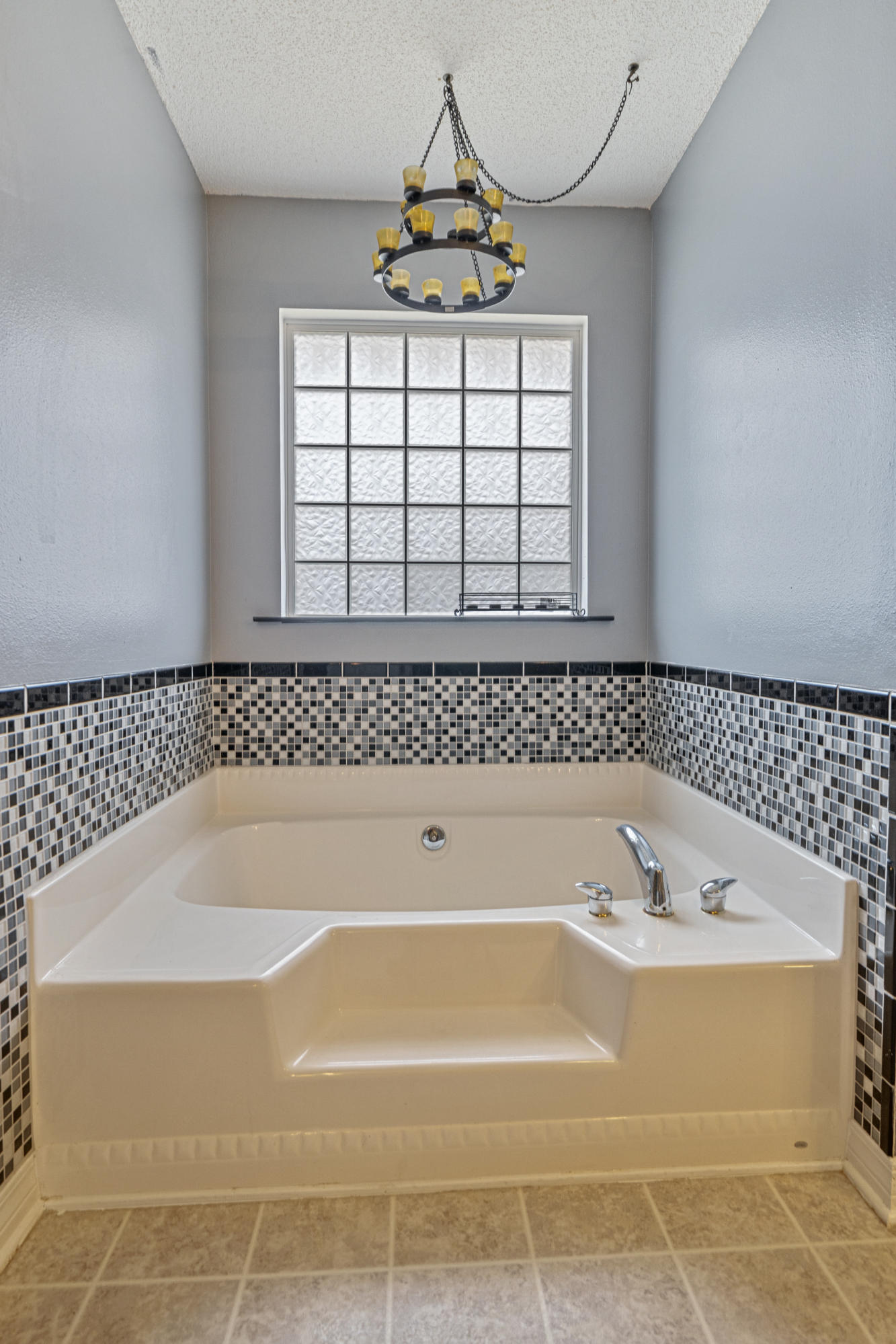 SKY RIDGE ESTATES 1ST ADD - Residential