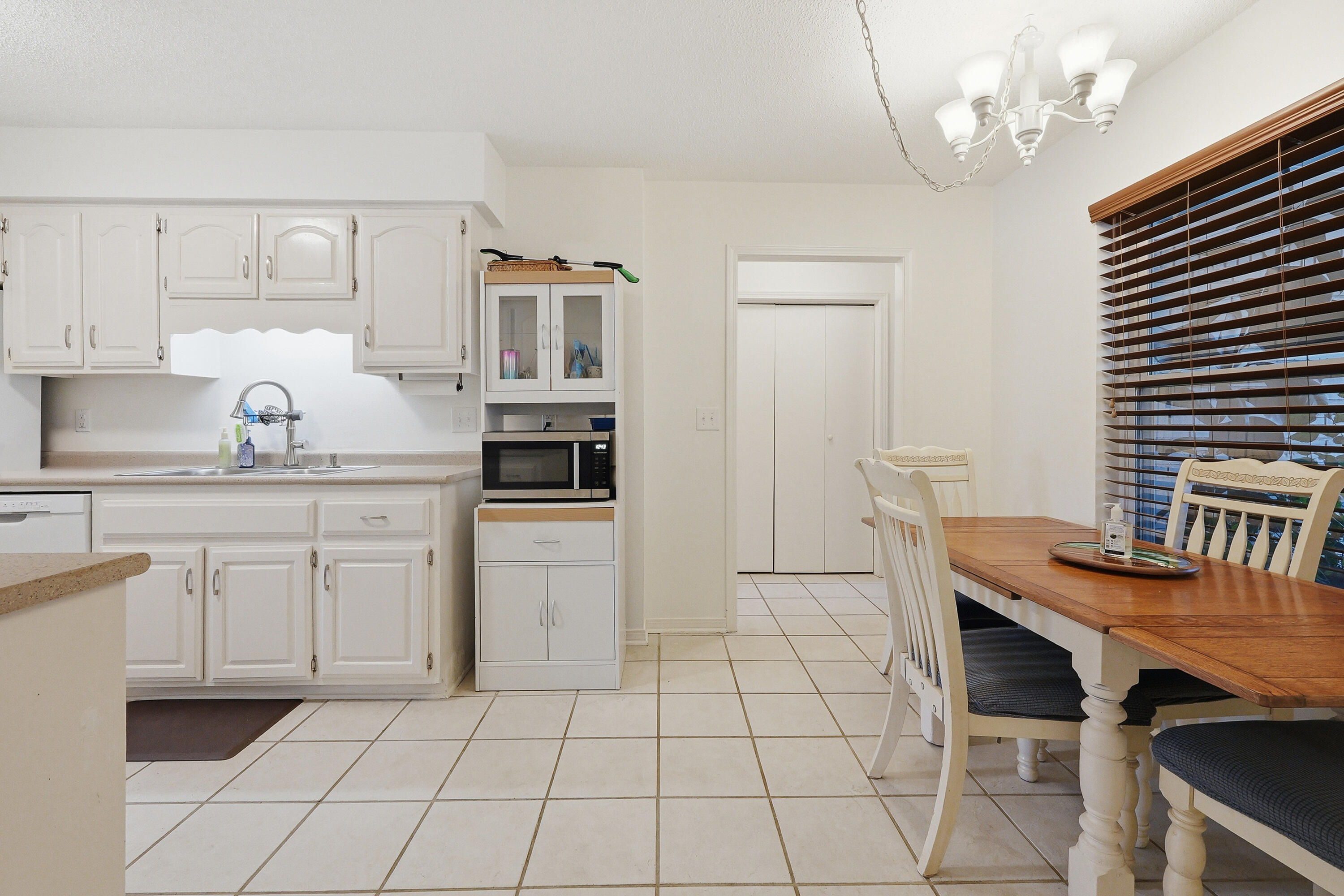 POLYNESIAN ISLANDS - Residential