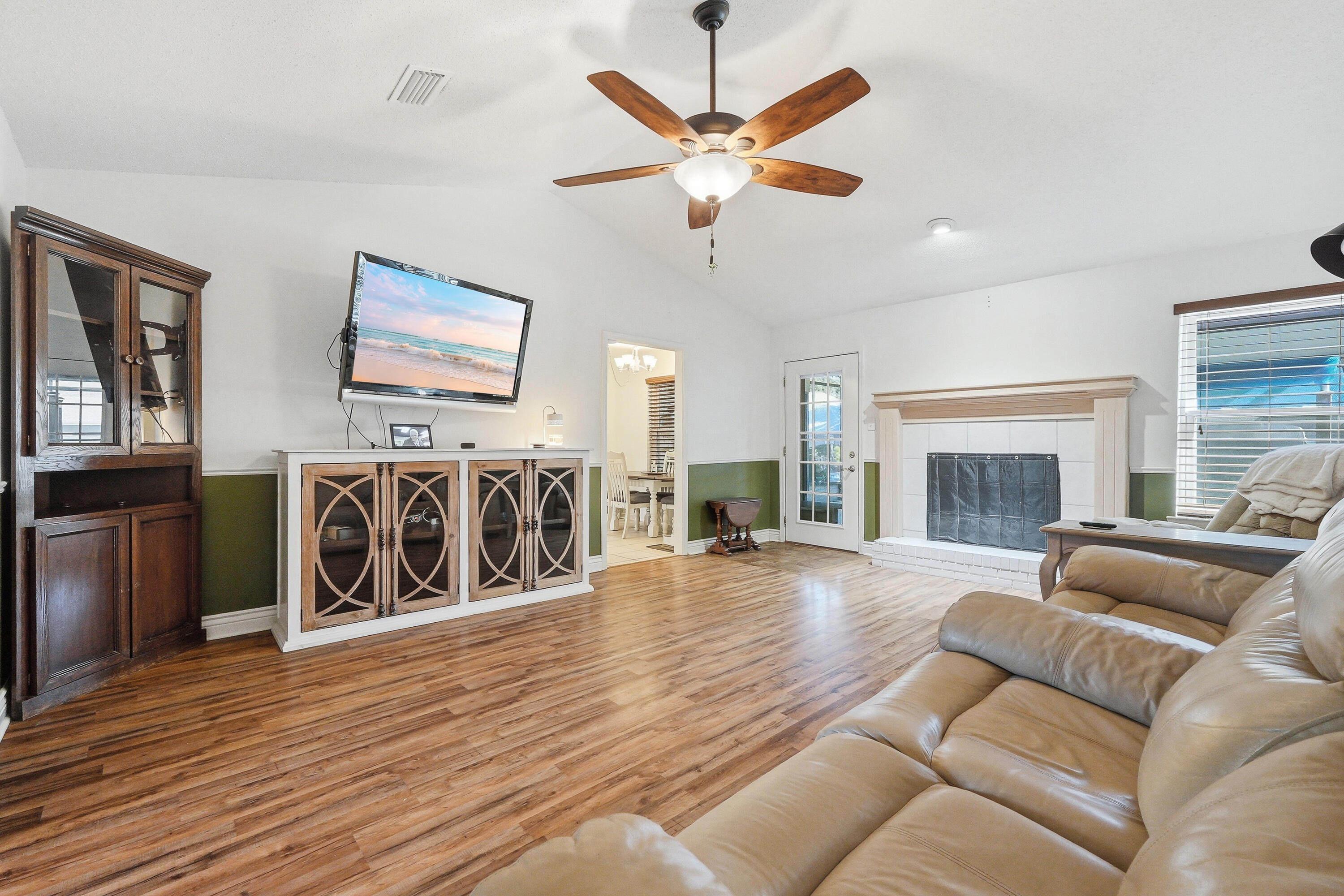 POLYNESIAN ISLANDS - Residential