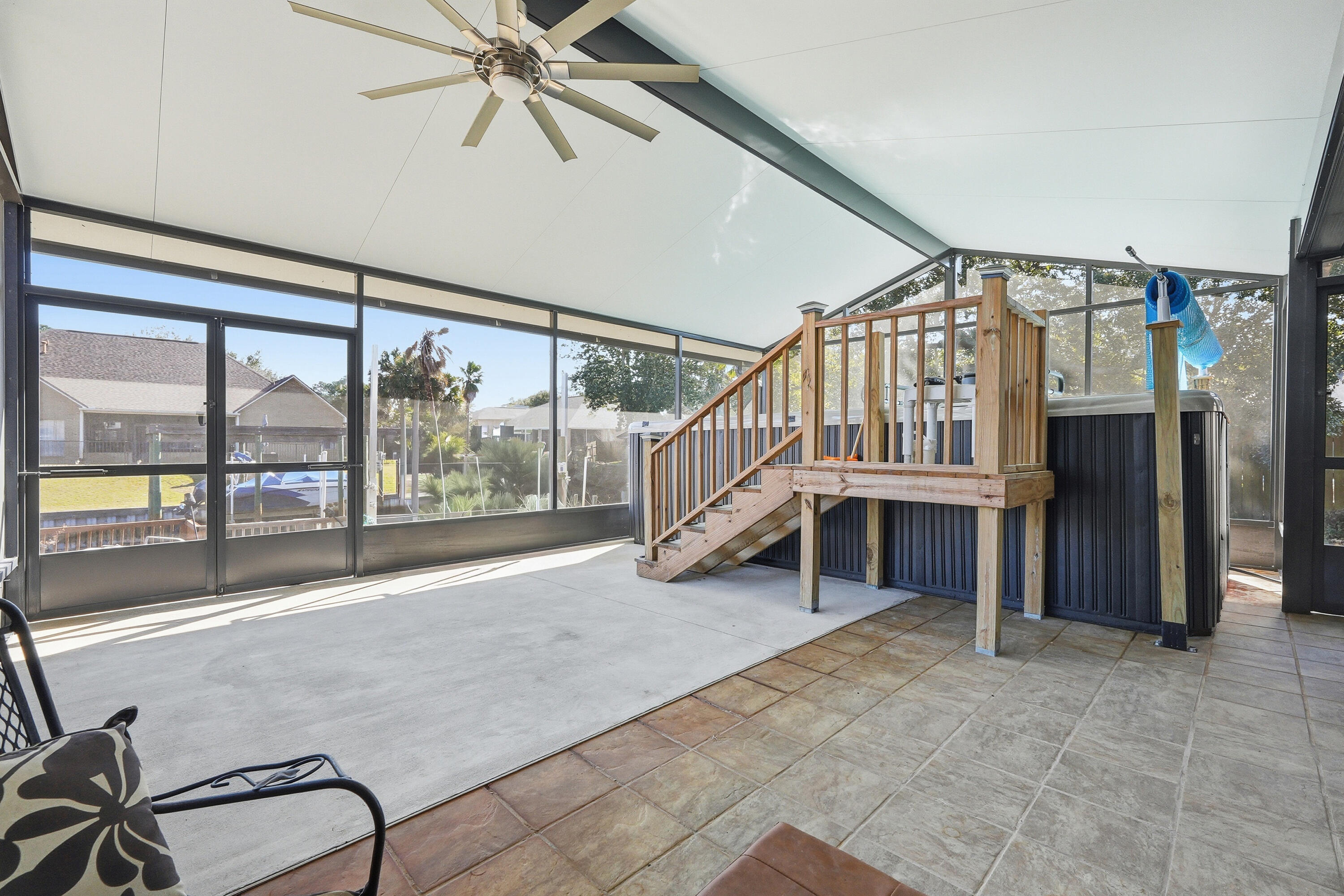 POLYNESIAN ISLANDS - Residential