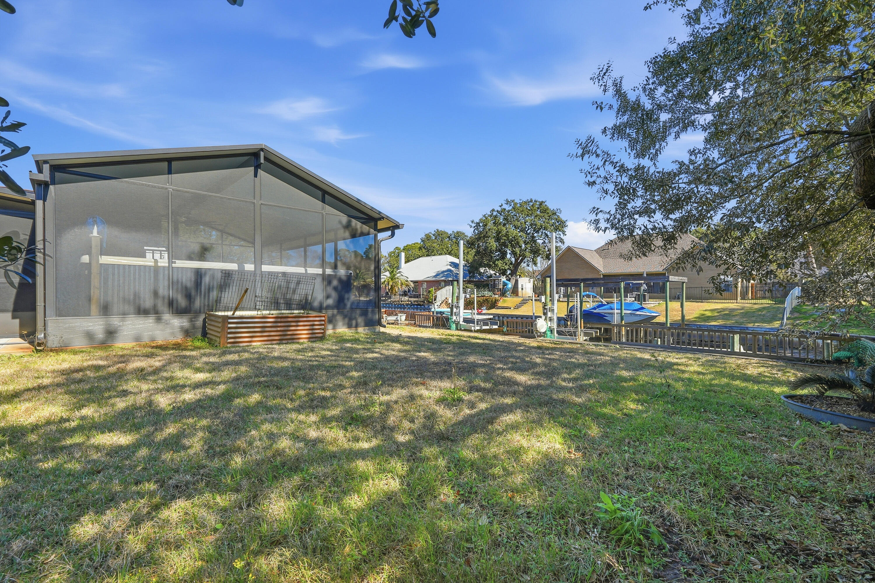 POLYNESIAN ISLANDS - Residential