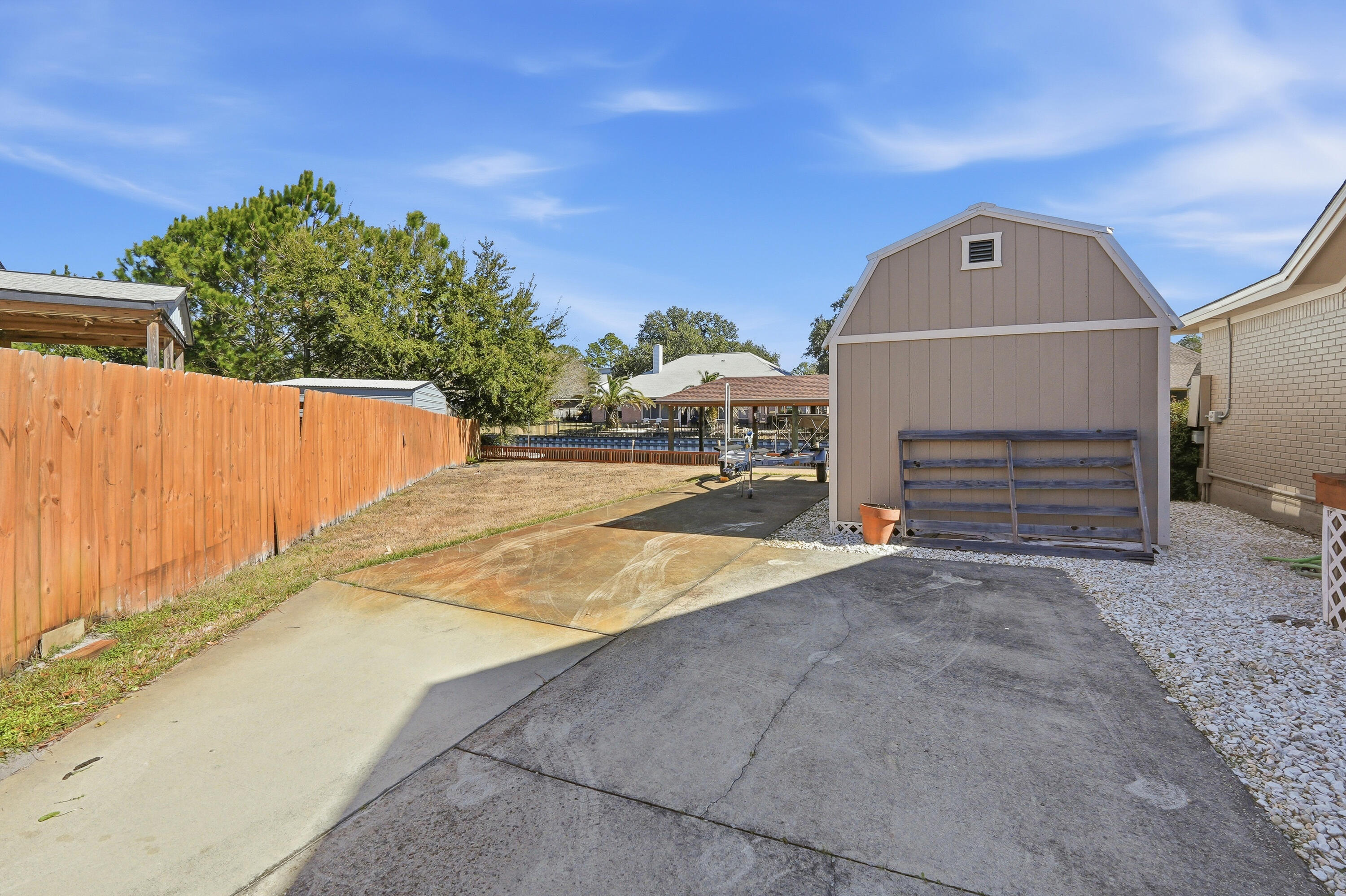 POLYNESIAN ISLANDS - Residential