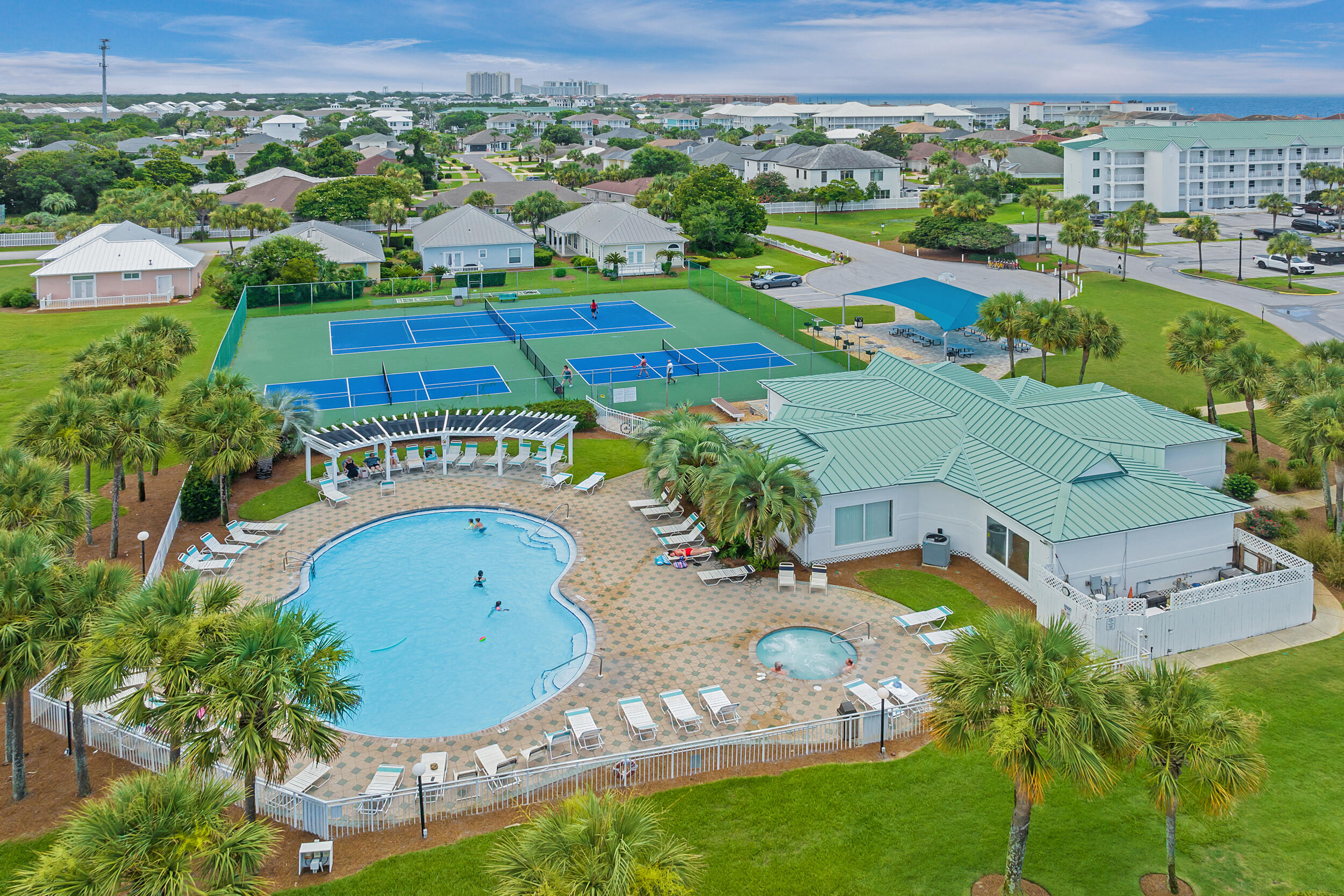 MARAVILLA CONDO 2 - Residential