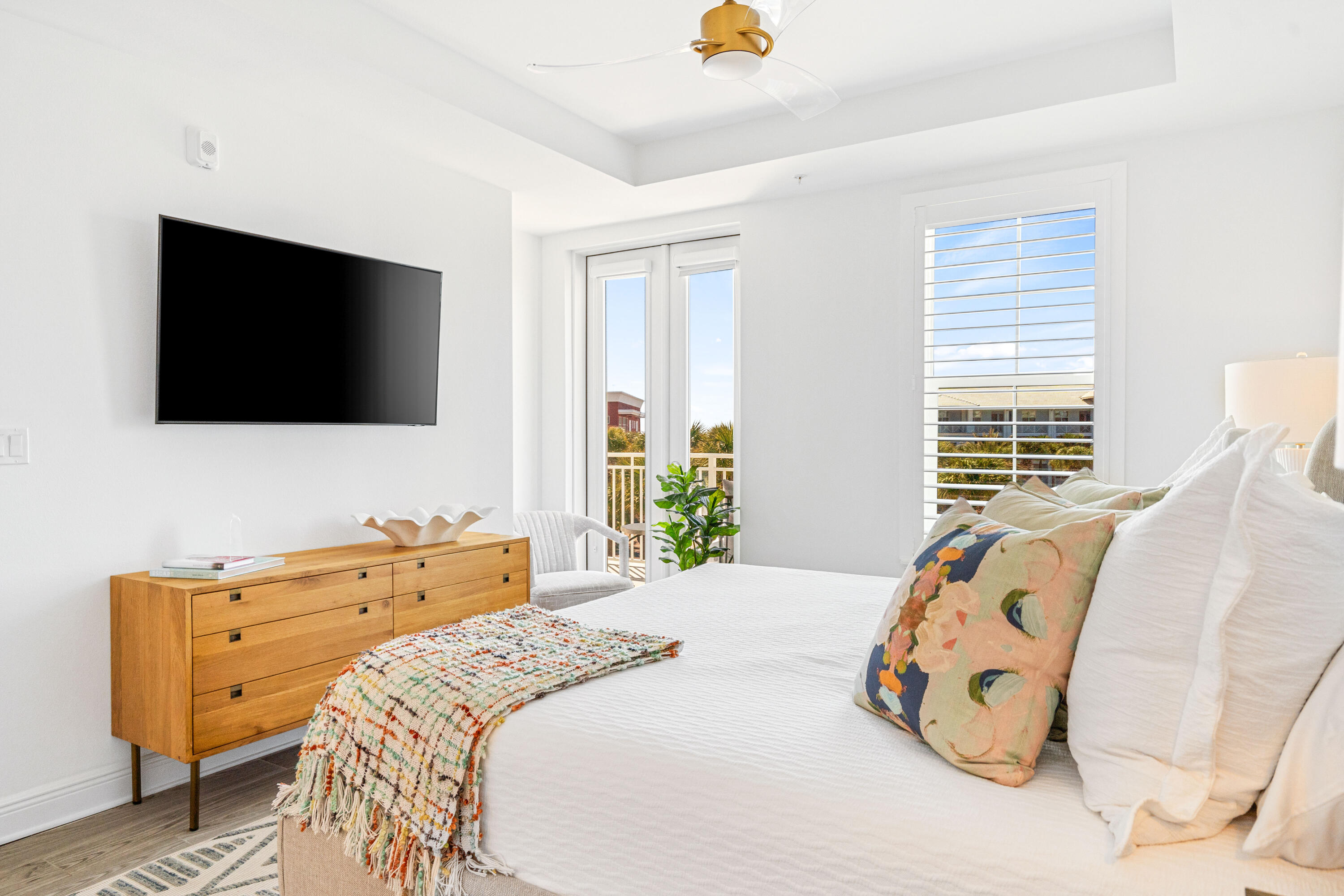 GULF PLACE RESIDENCES - Residential