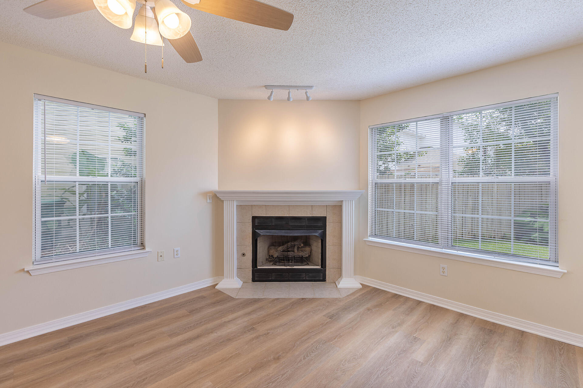 OAK PARK ESTATES - Residential