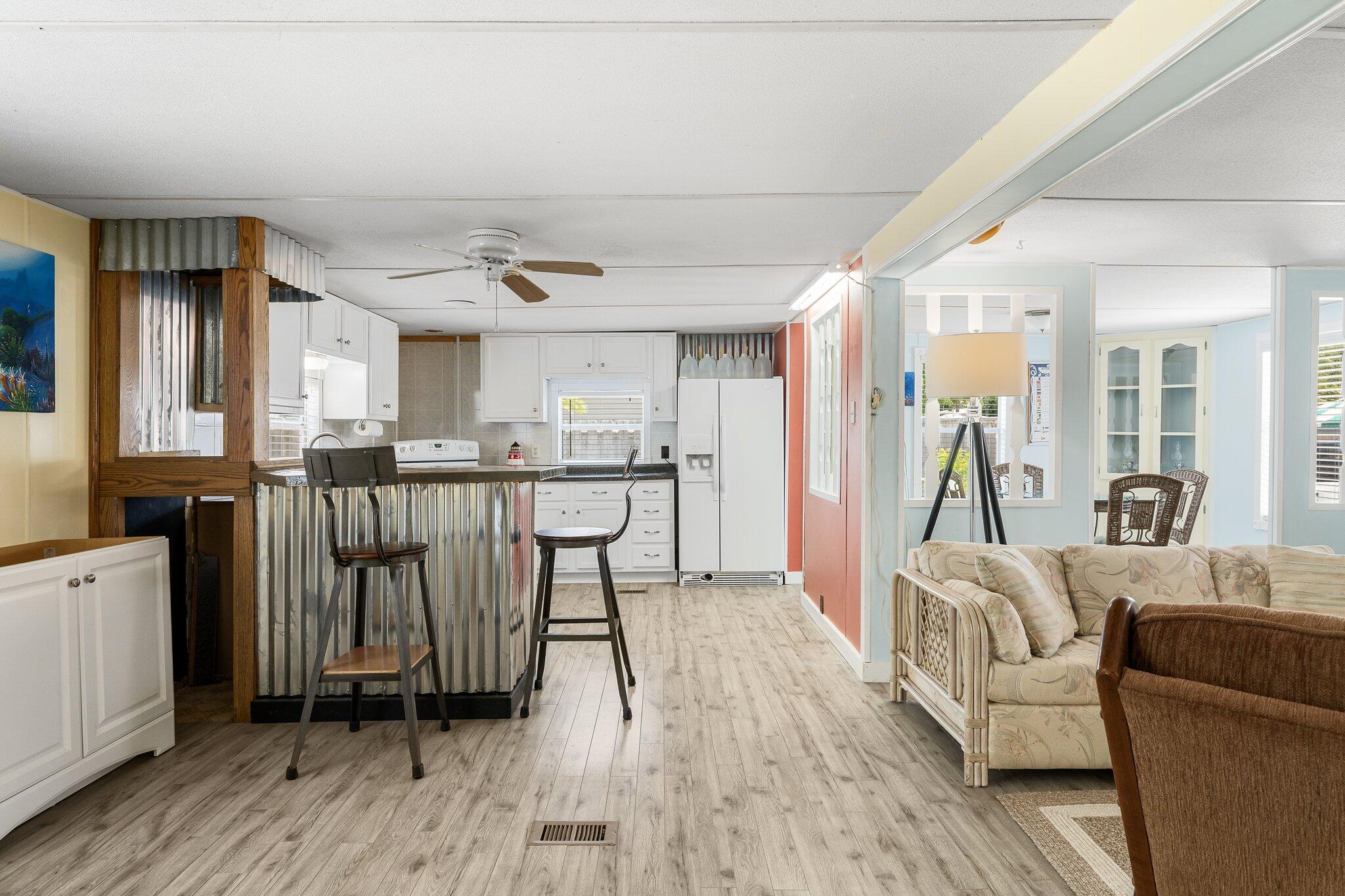 LAGUNA BEACH - Residential