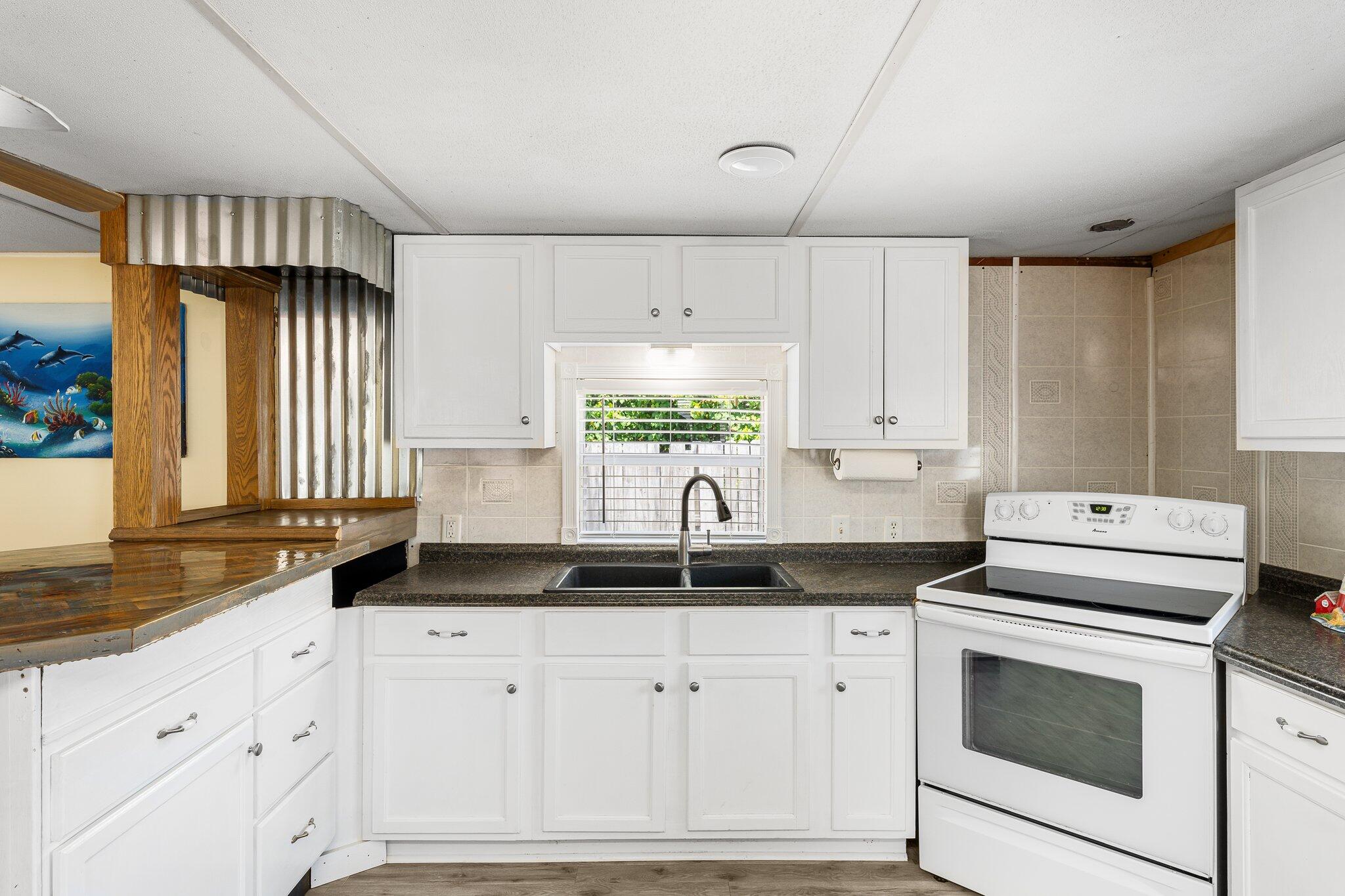 LAGUNA BEACH - Residential