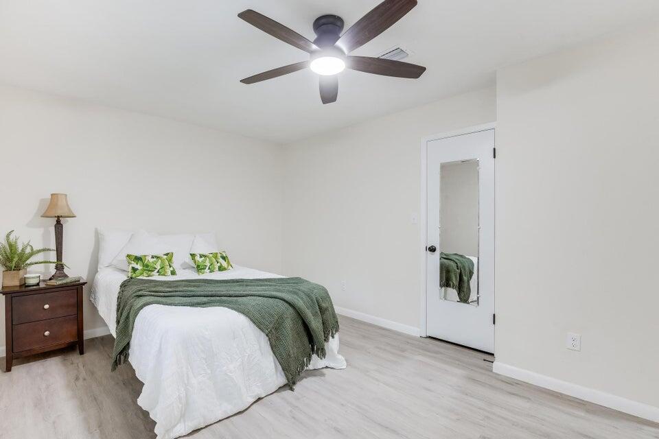 HOLLY HILLS - Residential Lease