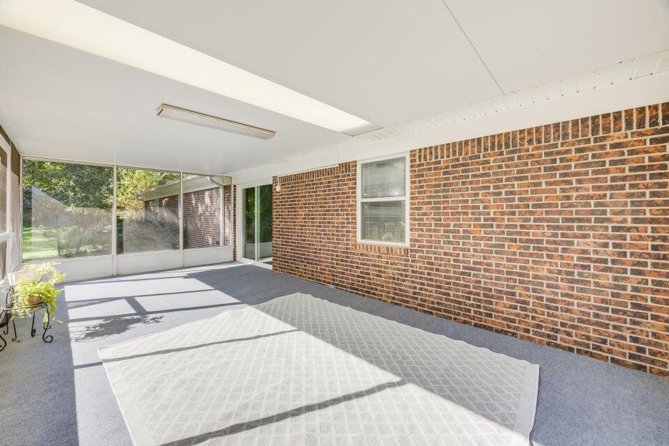 HOLLY HILLS - Residential Lease