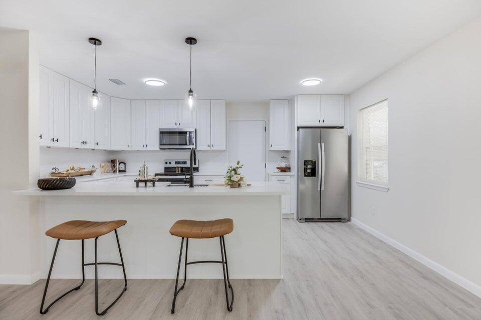 HOLLY HILLS - Residential Lease