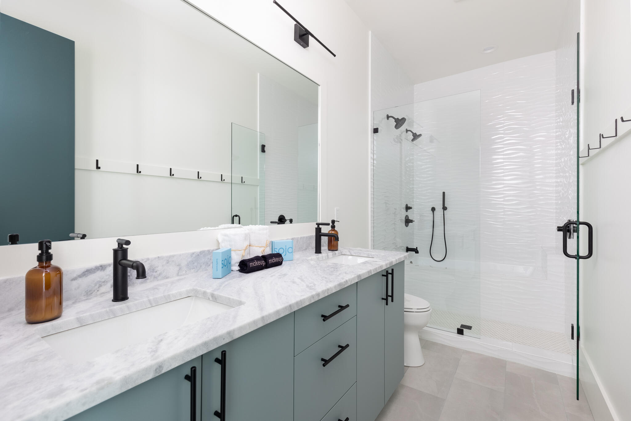 LAGUNA BEACH - Residential