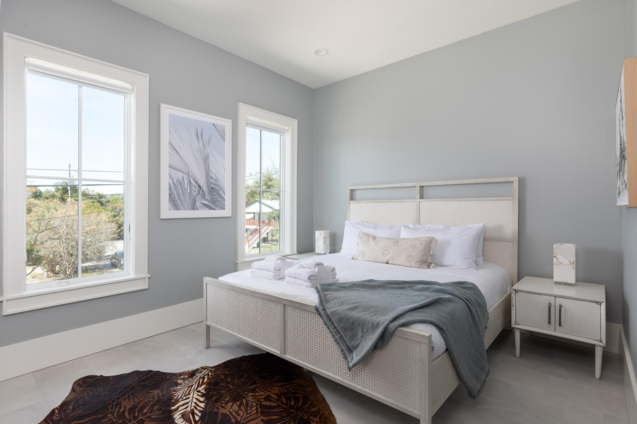 LAGUNA BEACH - Residential