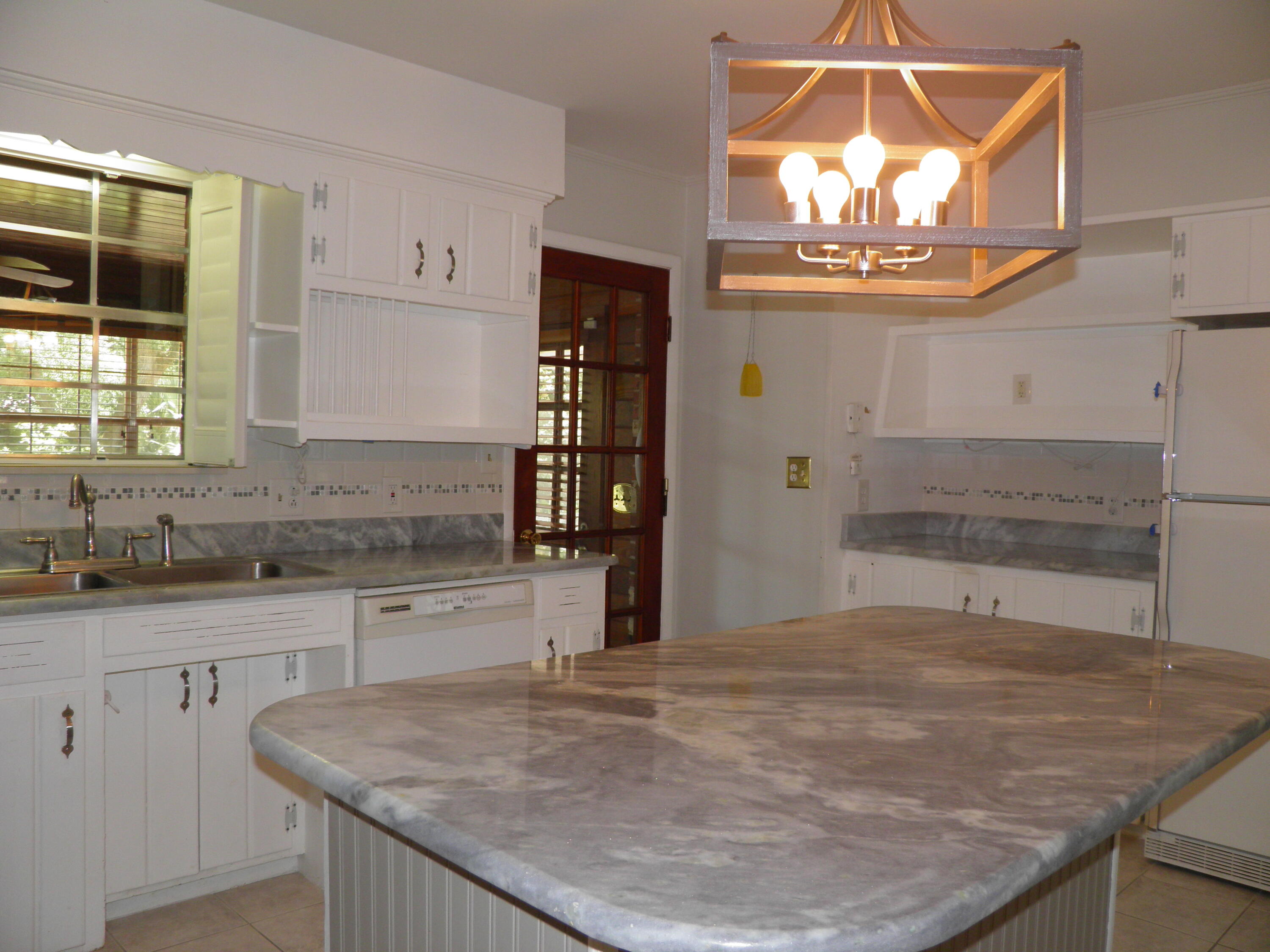 COLONY ESTATES - Residential Lease