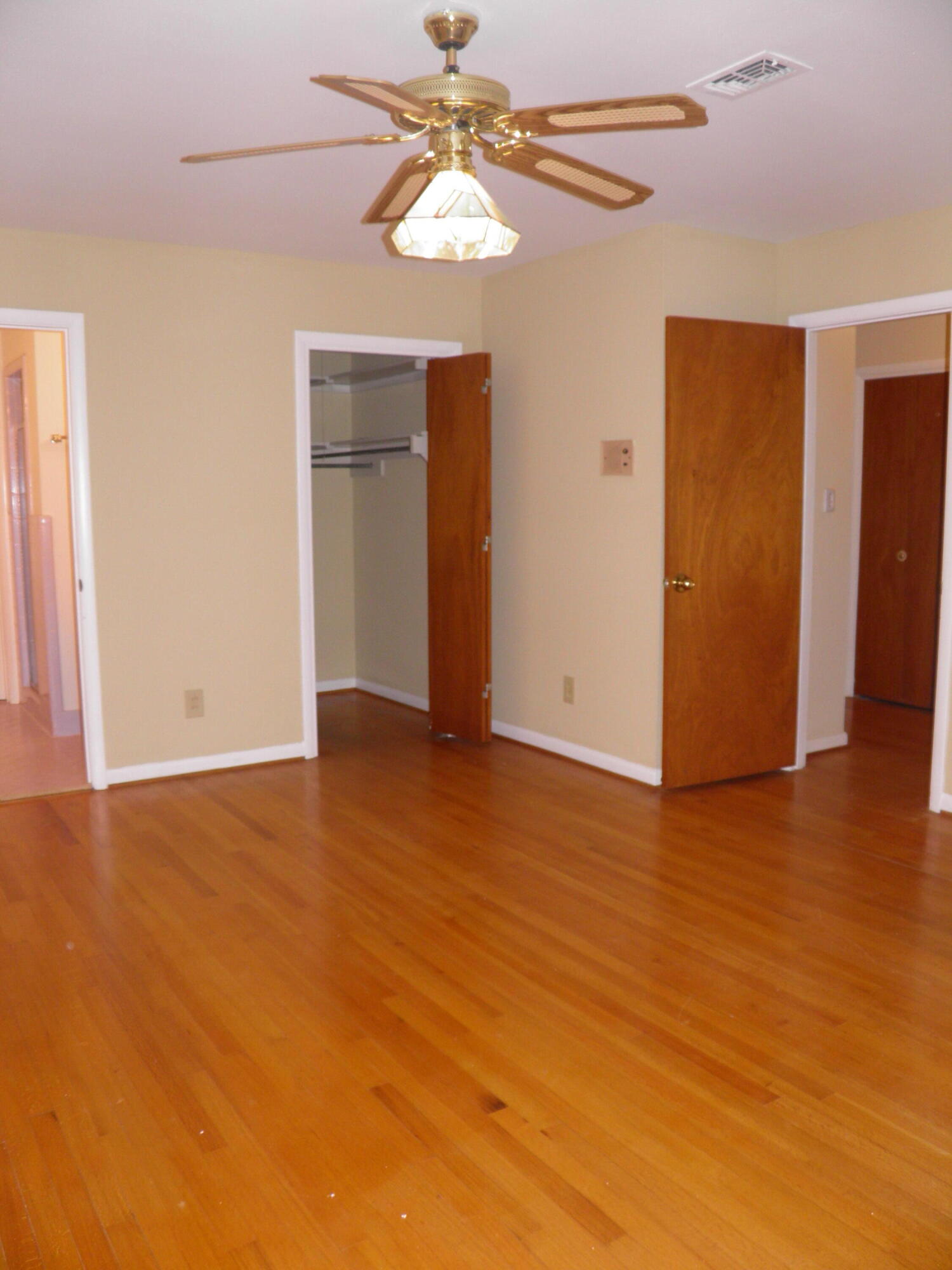 COLONY ESTATES - Residential Lease