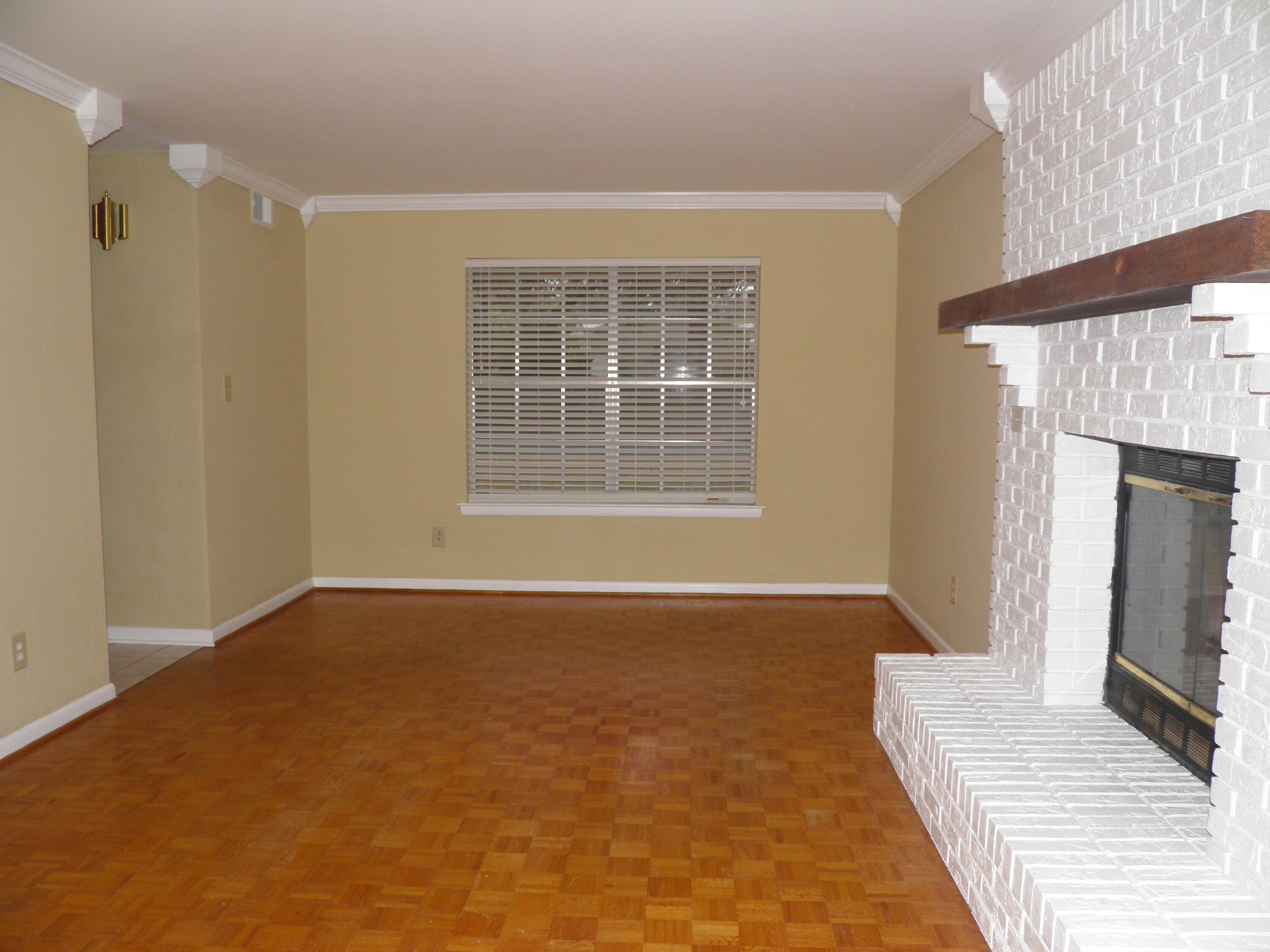 COLONY ESTATES - Residential Lease