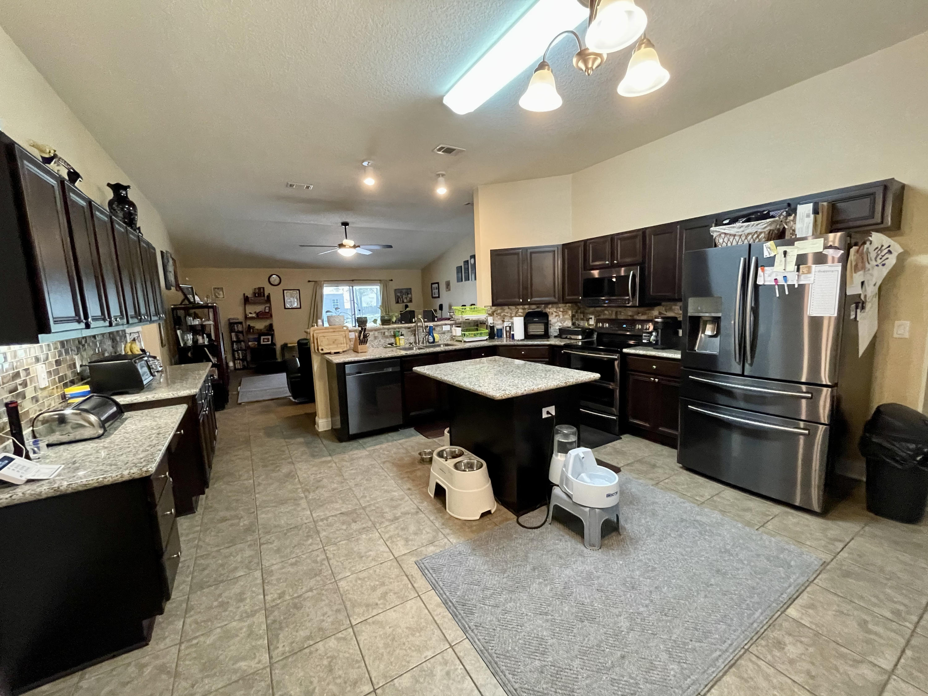 SILVER SPRINGS EST - Residential