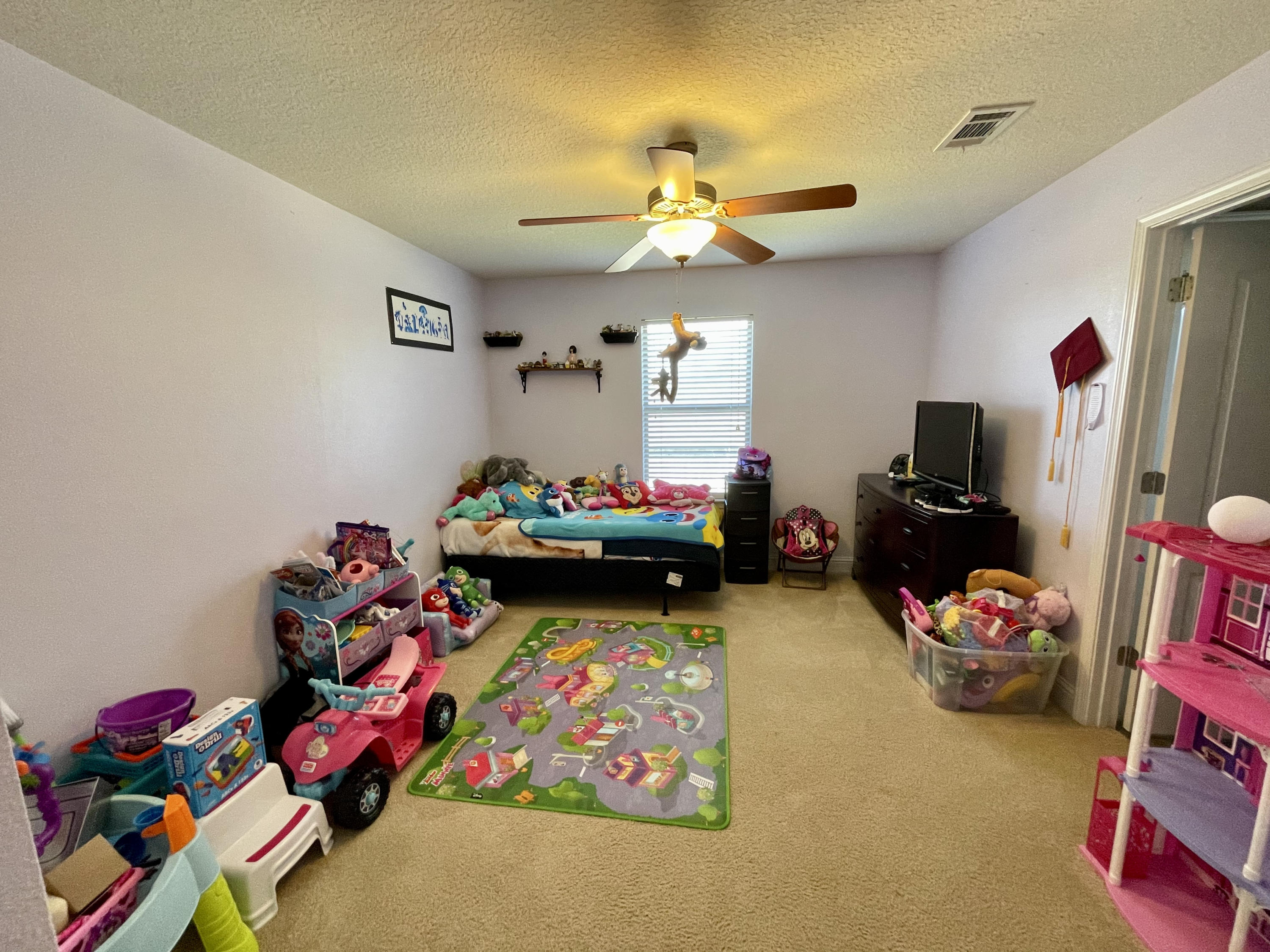 SILVER SPRINGS EST - Residential