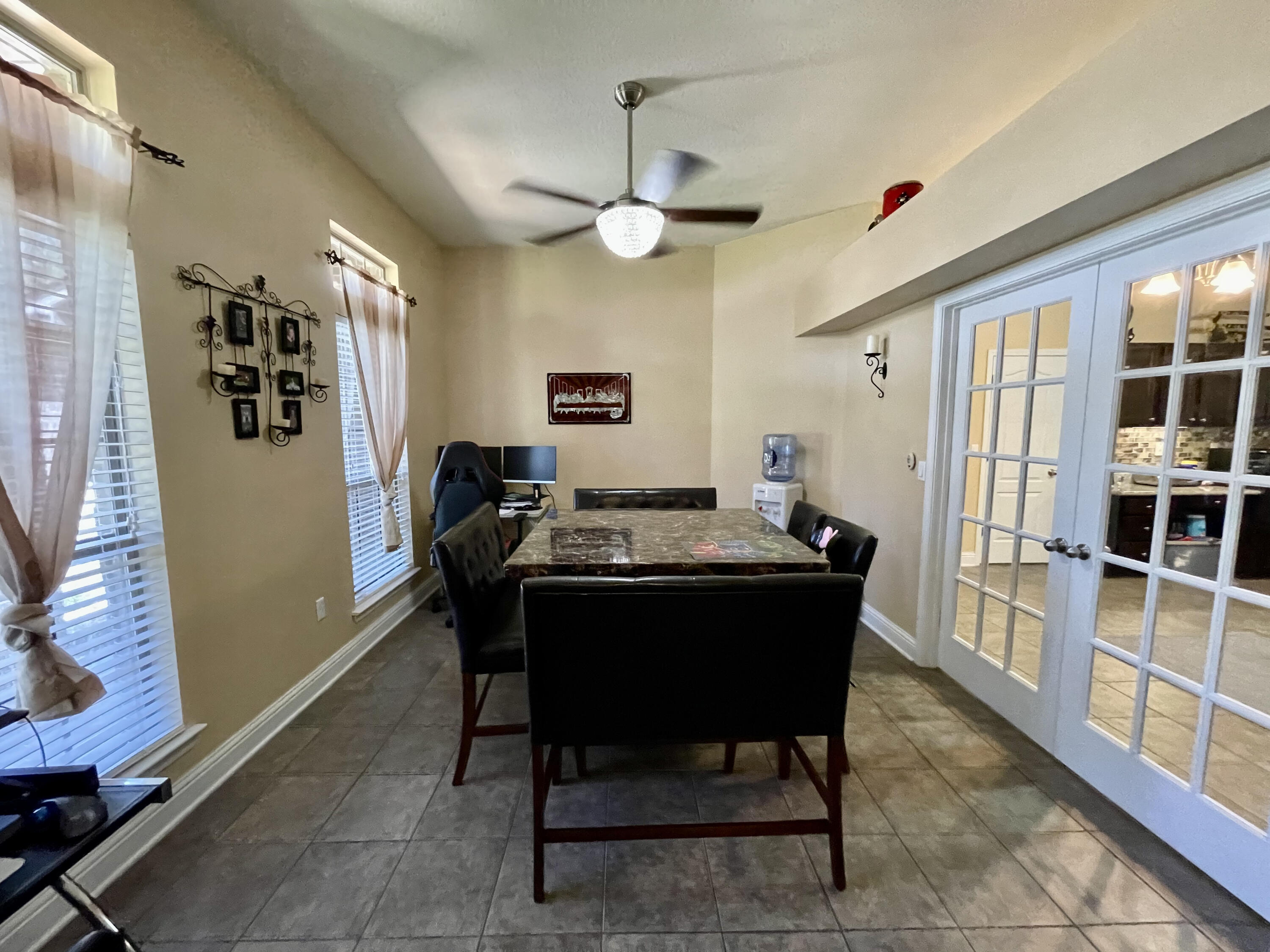 SILVER SPRINGS EST - Residential