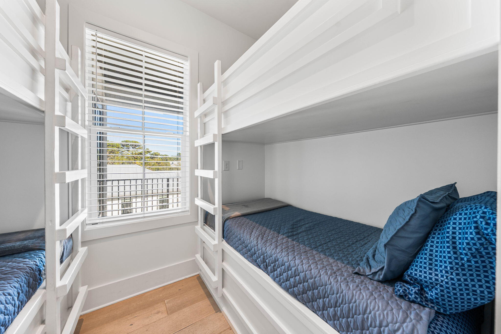 393 County Hwy - Residential