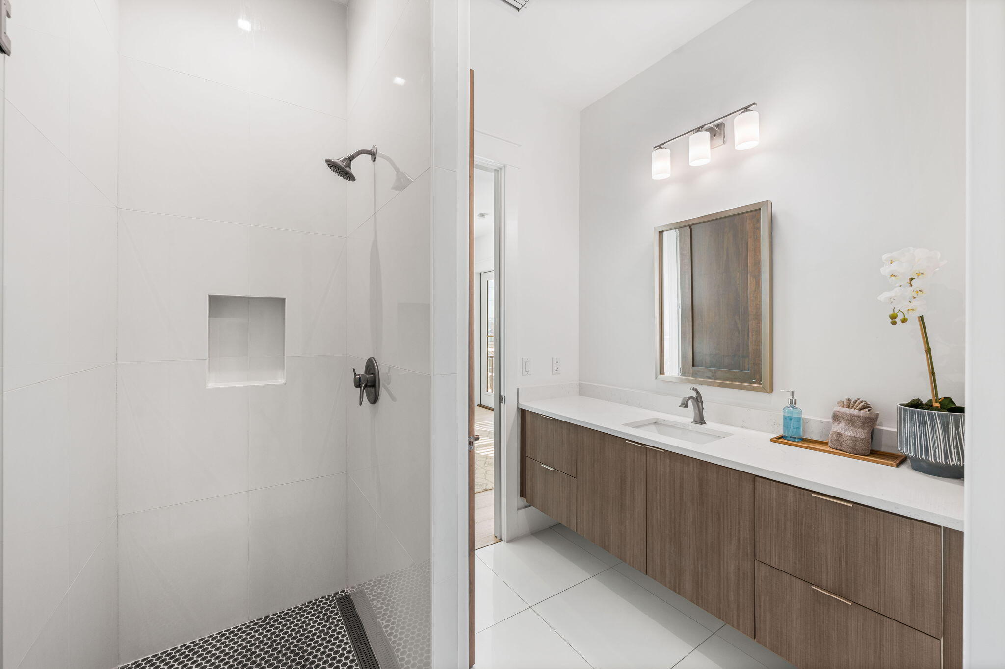 393 County Hwy - Residential