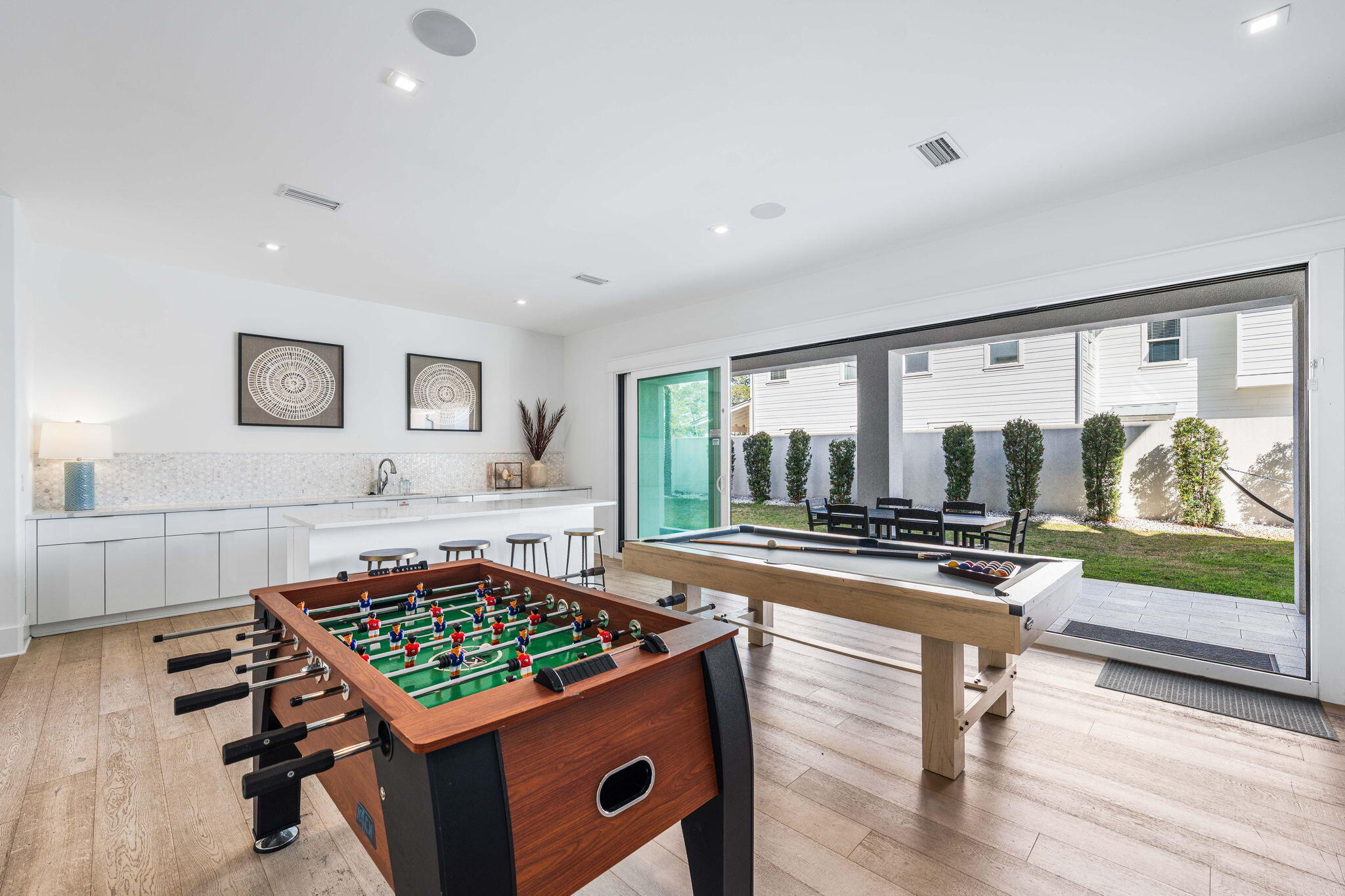 393 County Hwy - Residential