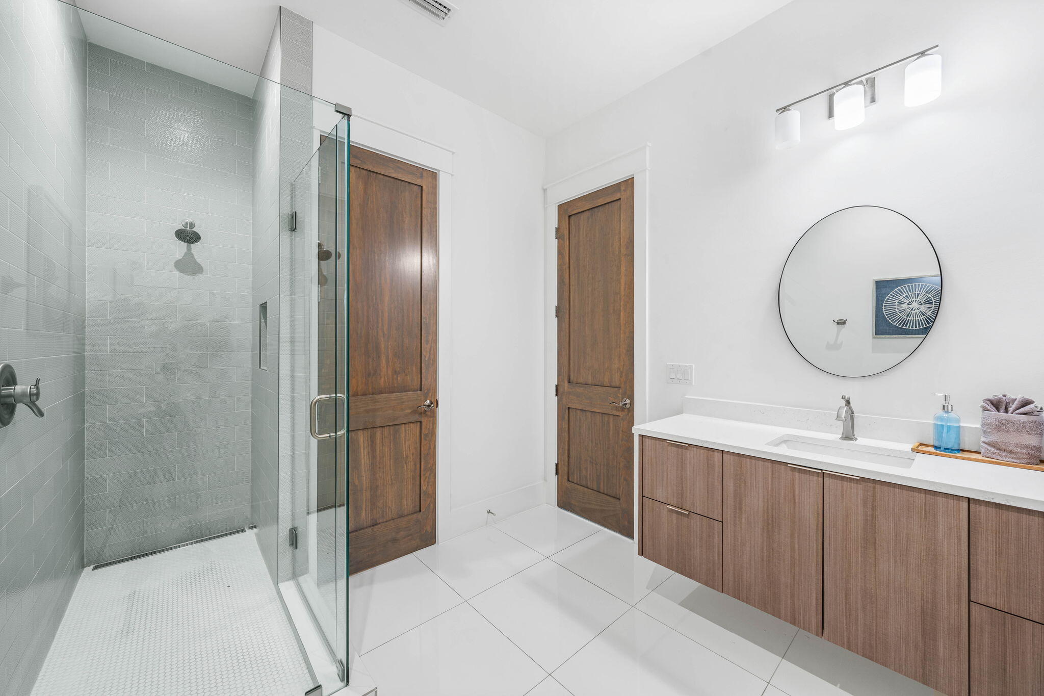 393 County Hwy - Residential