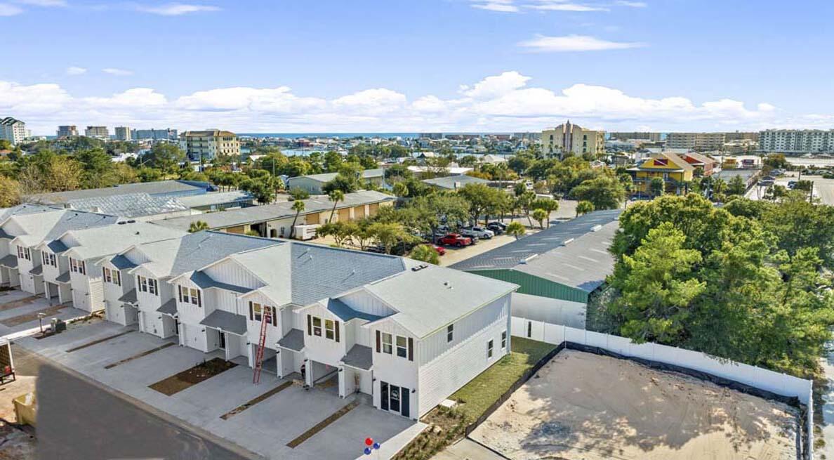 Hawk's Landing Townhomes - Residential