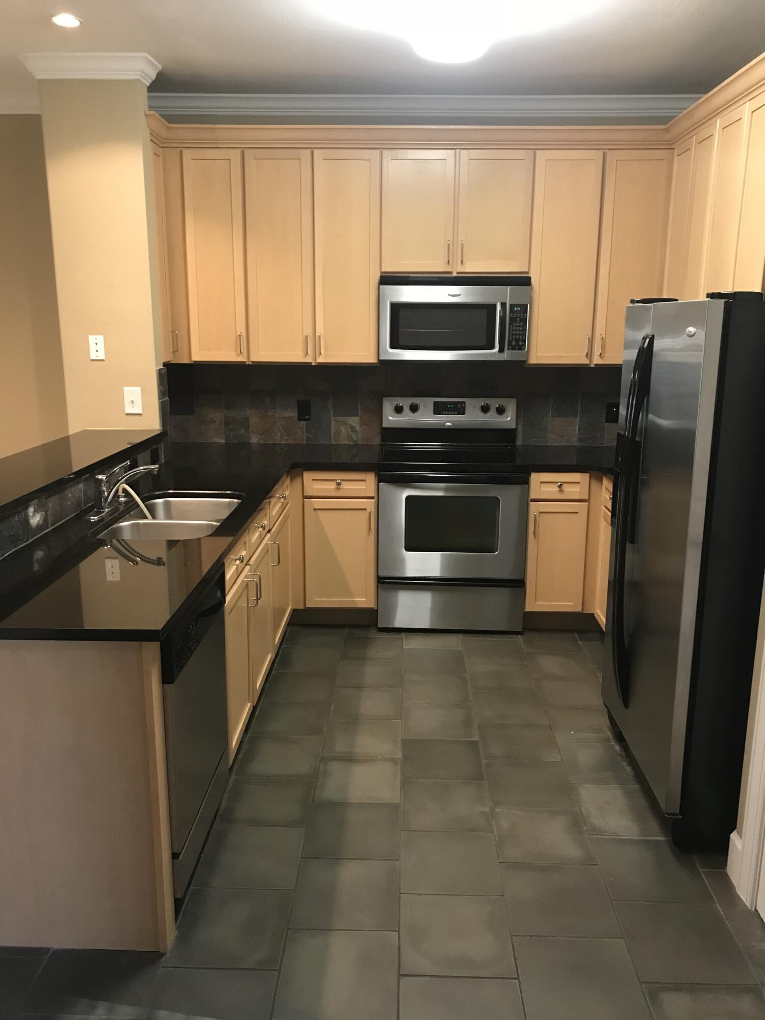 SOUTH HAVEN TOWNHOMES - Residential