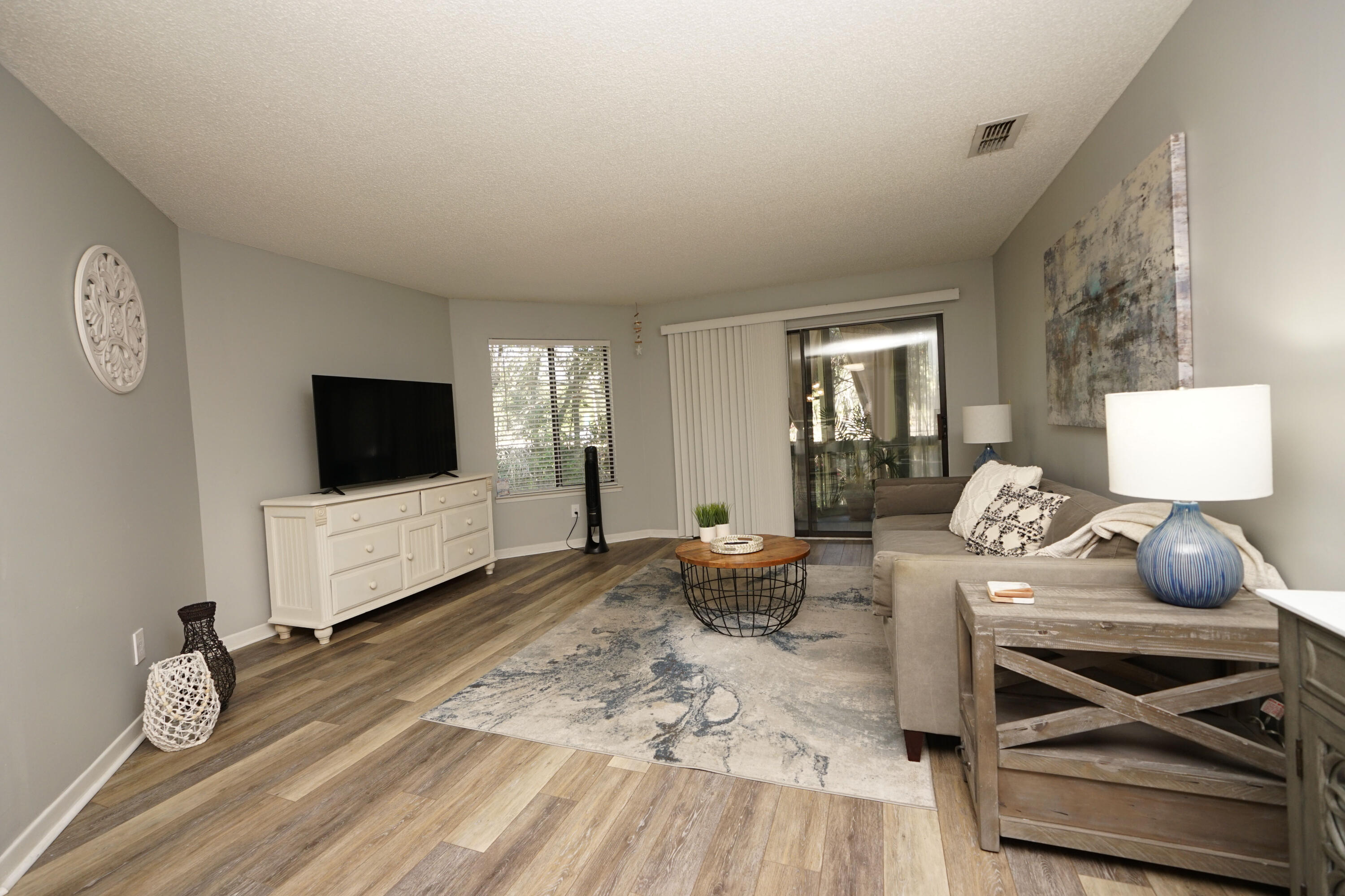 GARDEN OAKS CONDO - Residential Lease