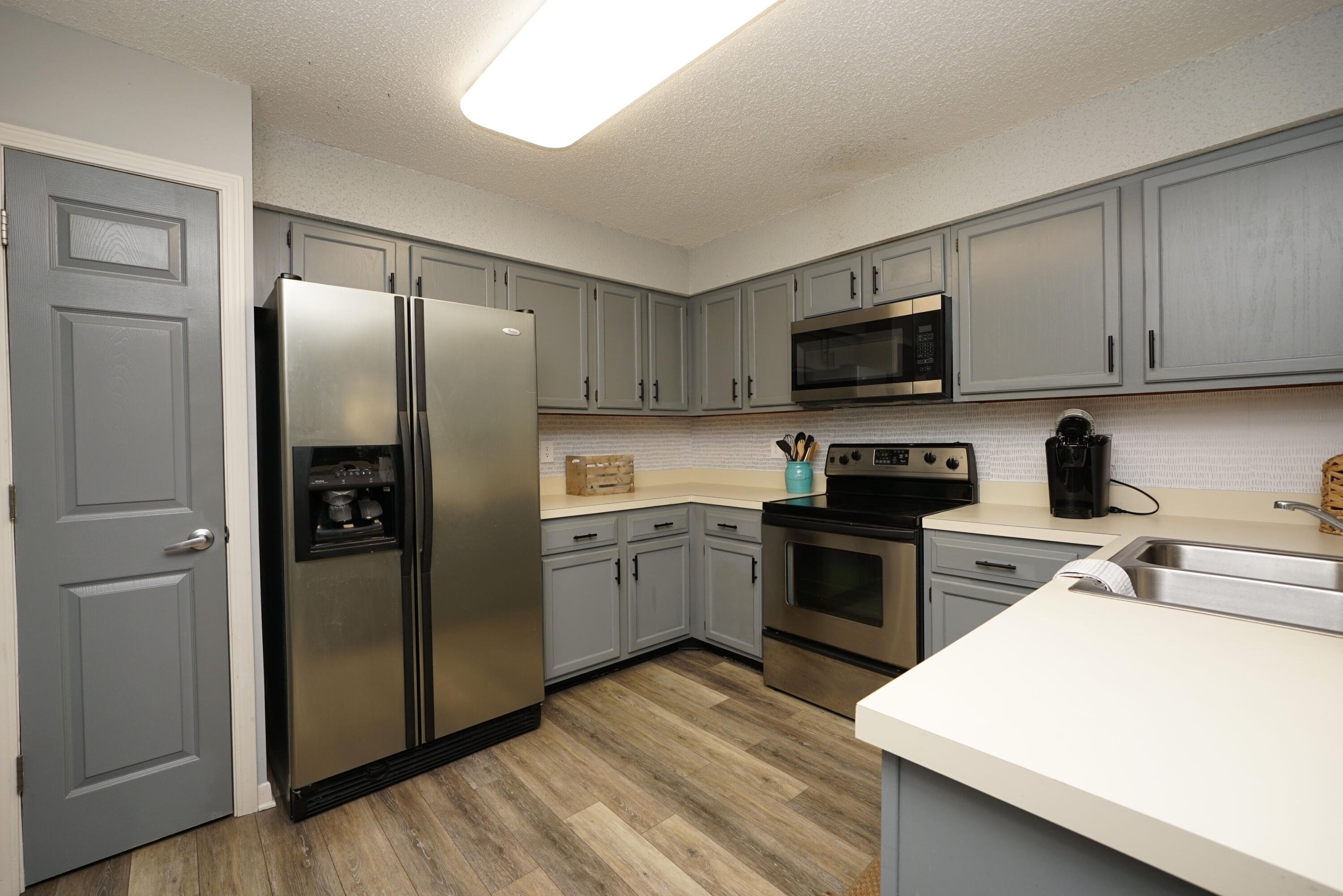 GARDEN OAKS CONDO - Residential Lease