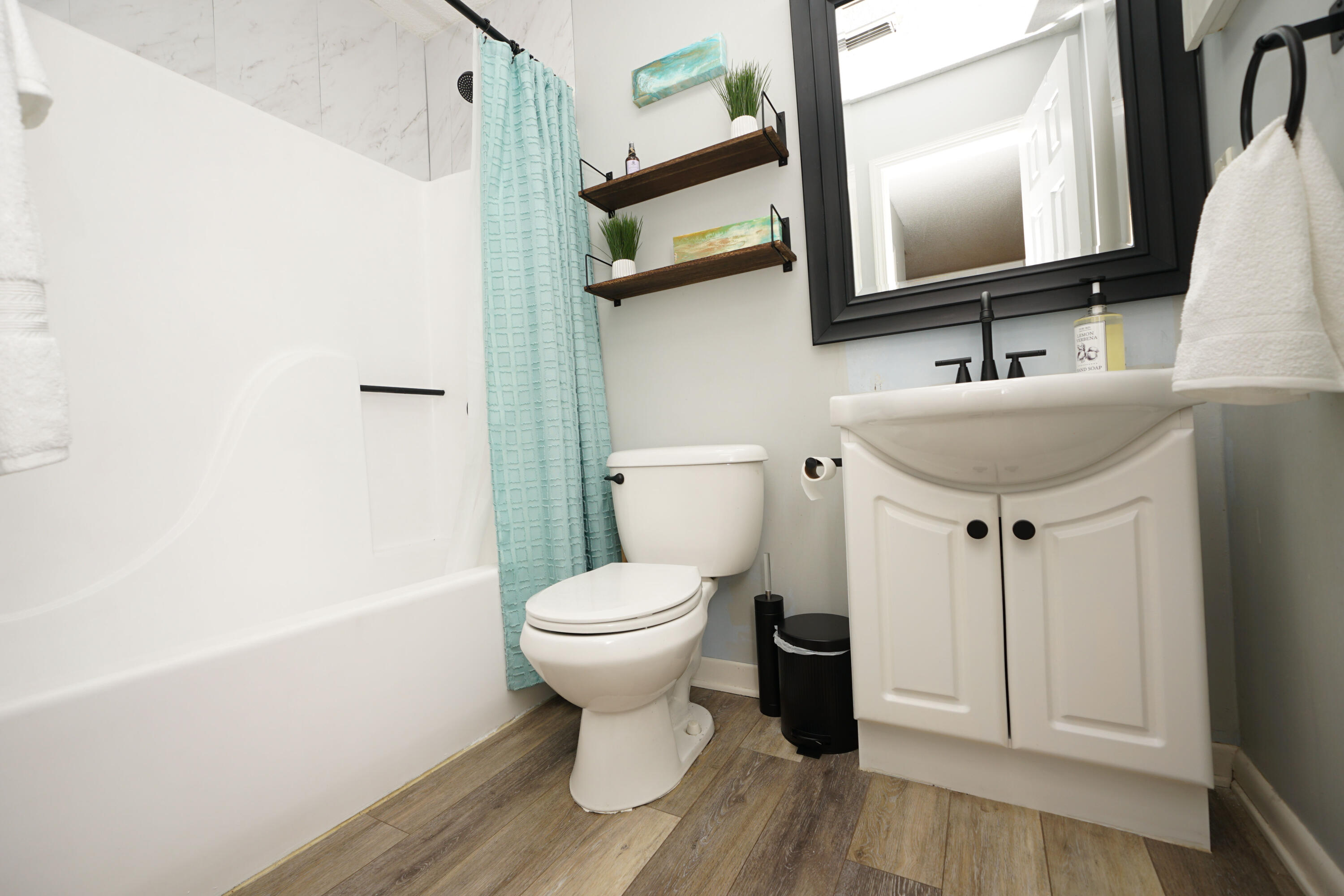 GARDEN OAKS CONDO - Residential Lease