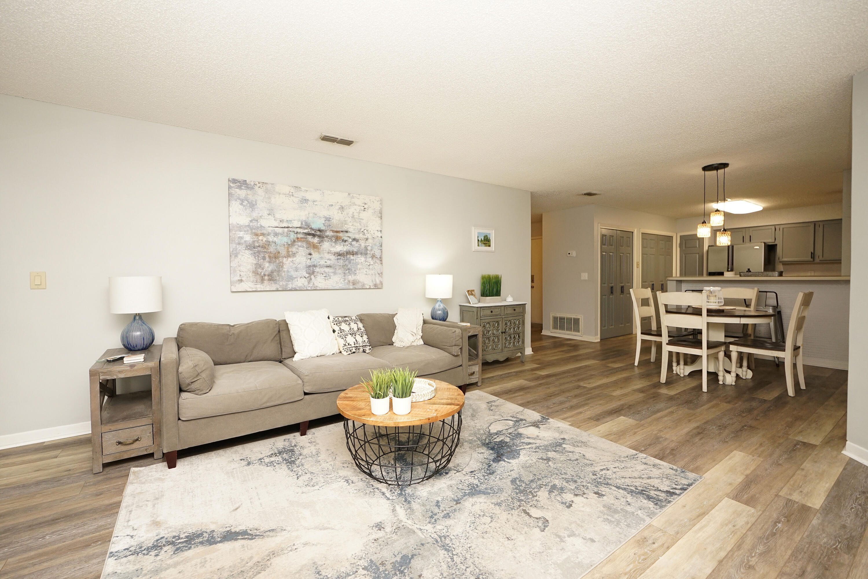 GARDEN OAKS CONDO - Residential Lease