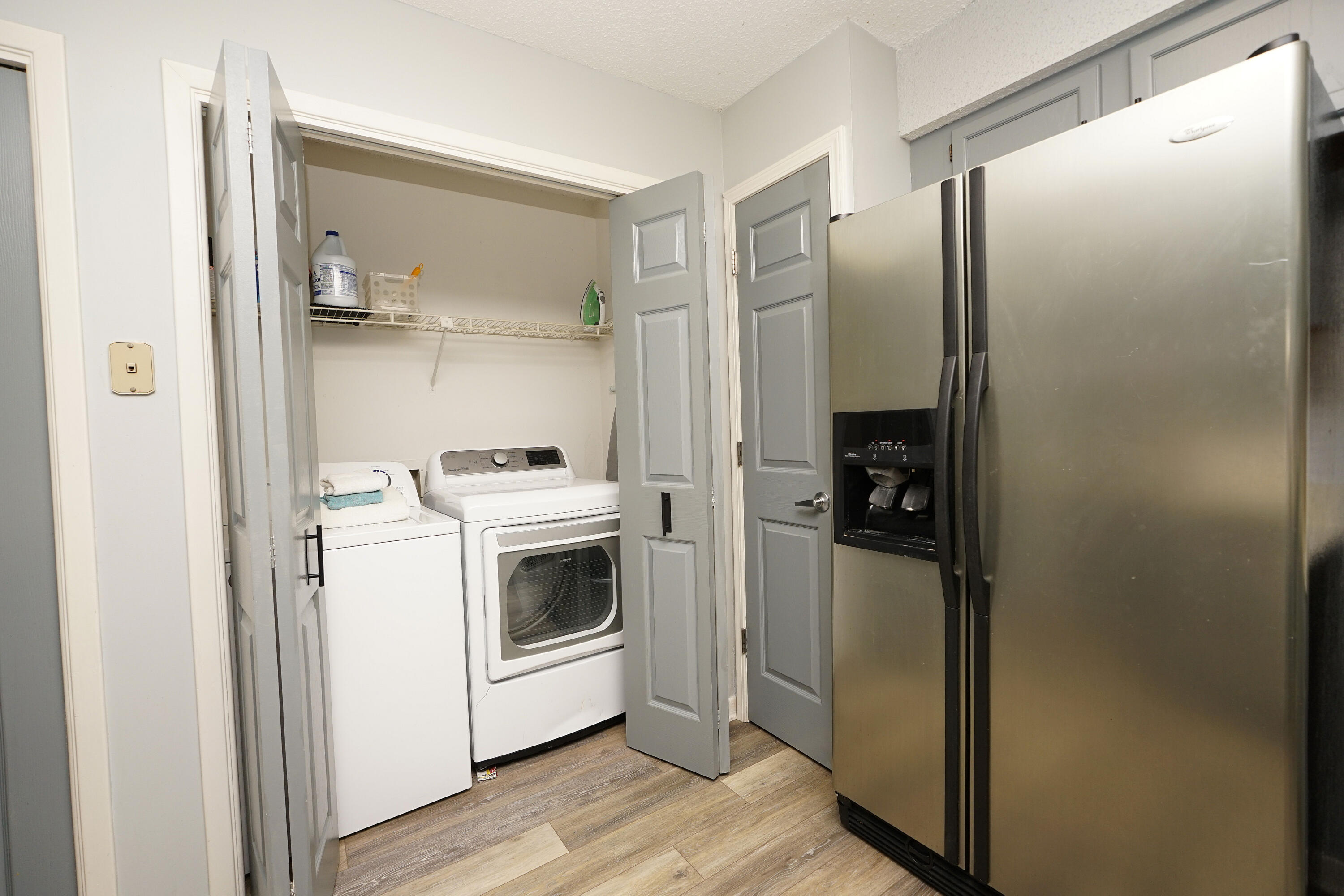 GARDEN OAKS CONDO - Residential Lease