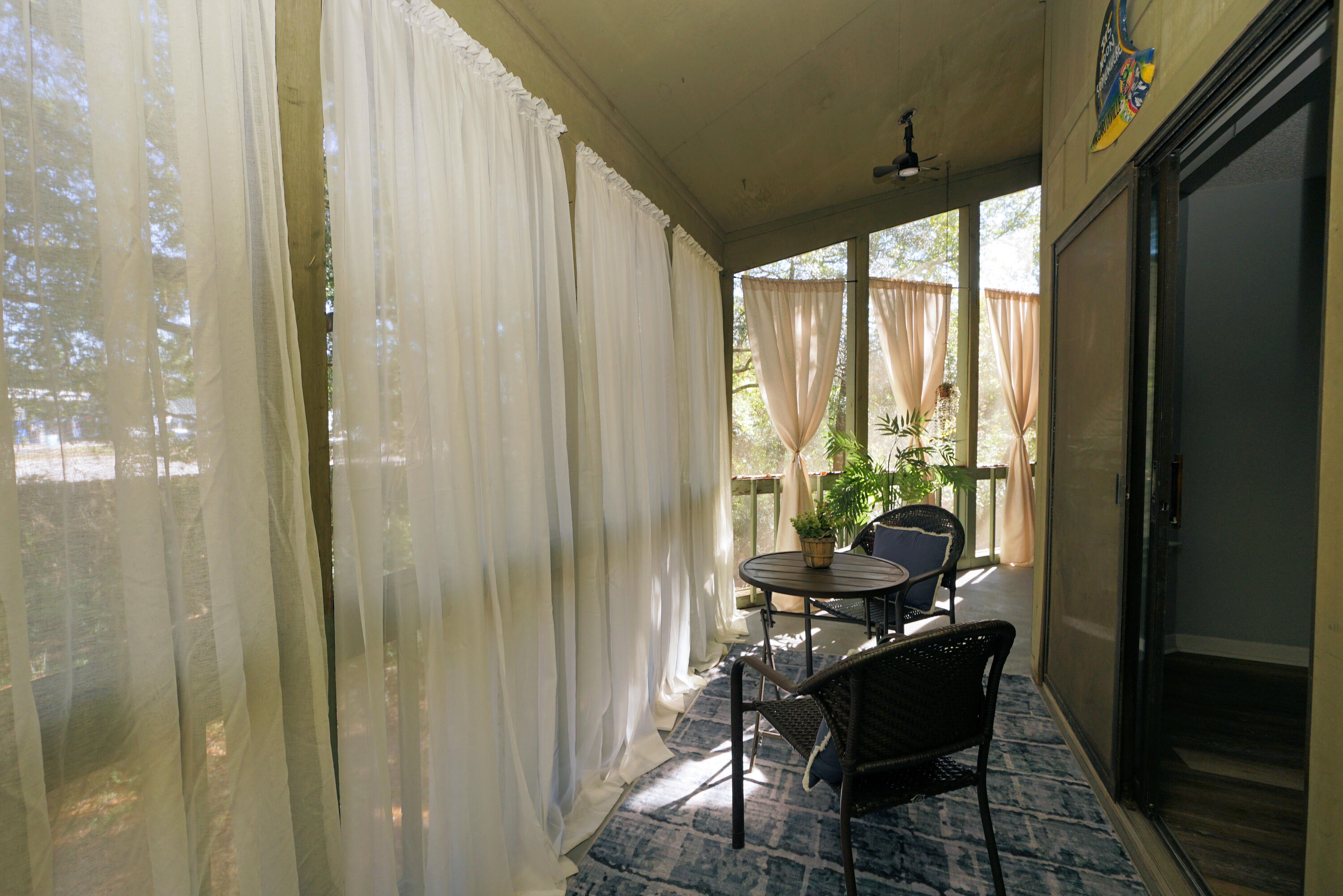 GARDEN OAKS CONDO - Residential Lease