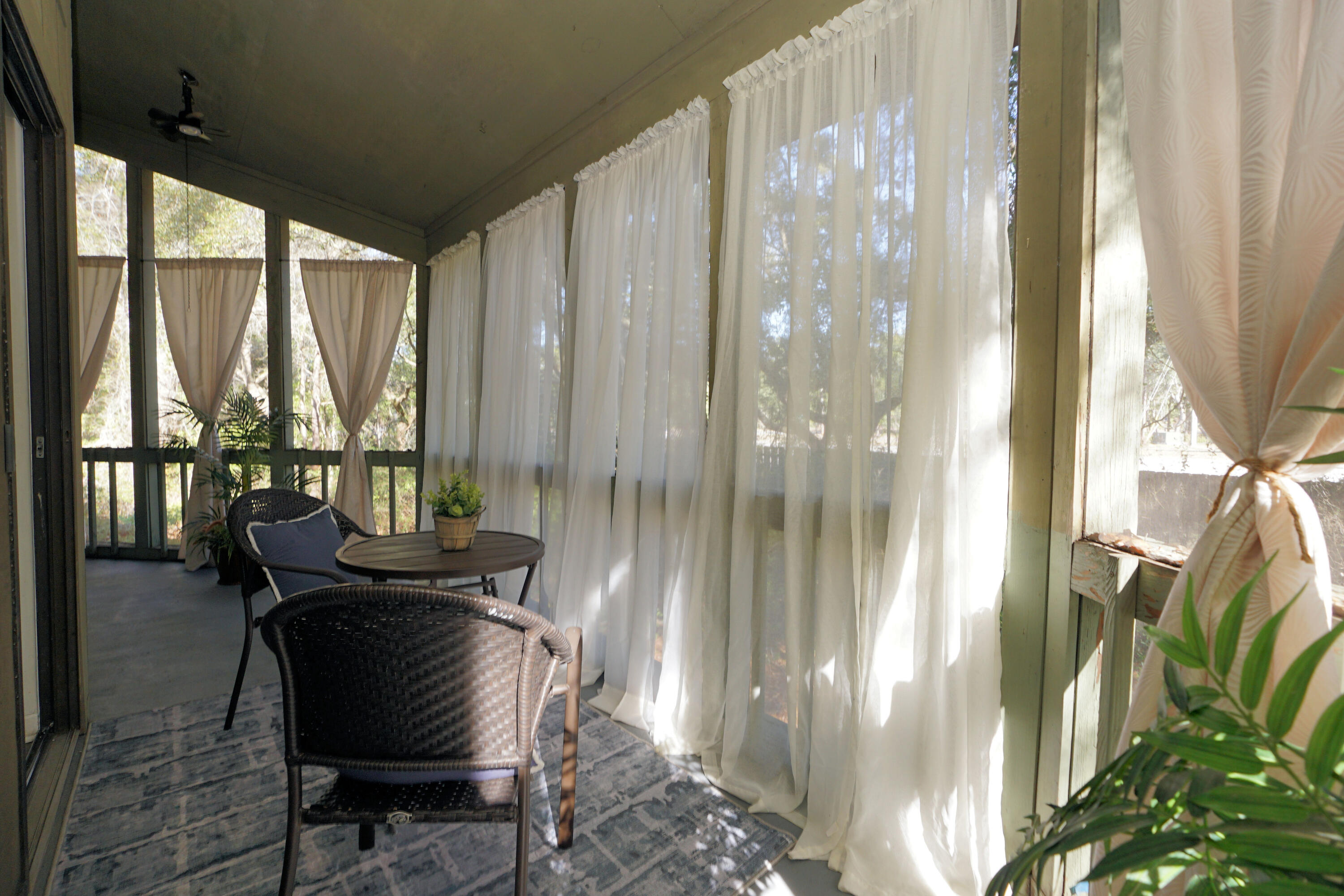 GARDEN OAKS CONDO - Residential Lease