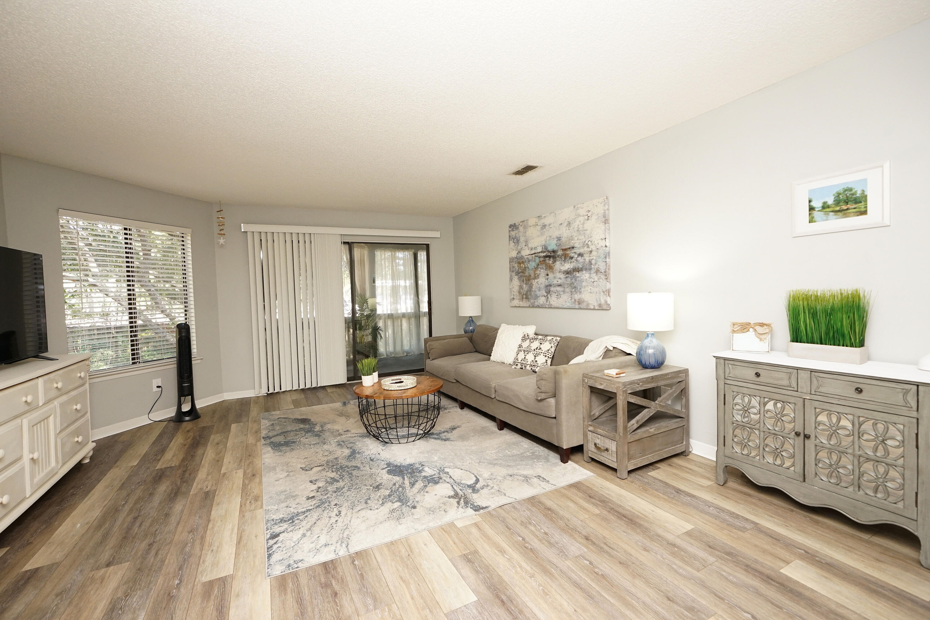 GARDEN OAKS CONDO - Residential Lease