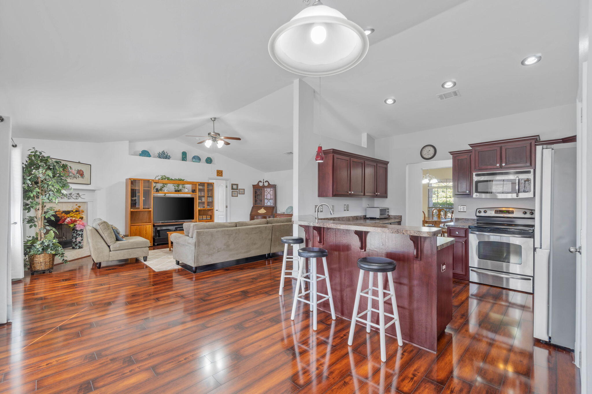 WATERSTONE - Residential