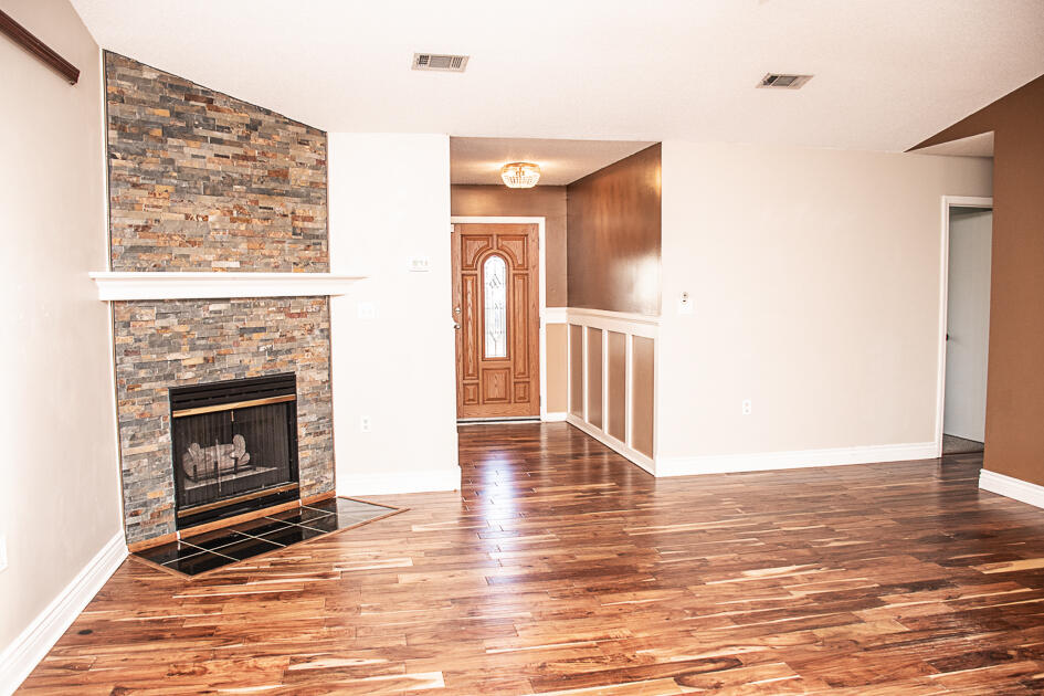 PORT DIXIE - Residential Lease