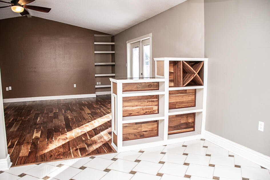 PORT DIXIE - Residential Lease