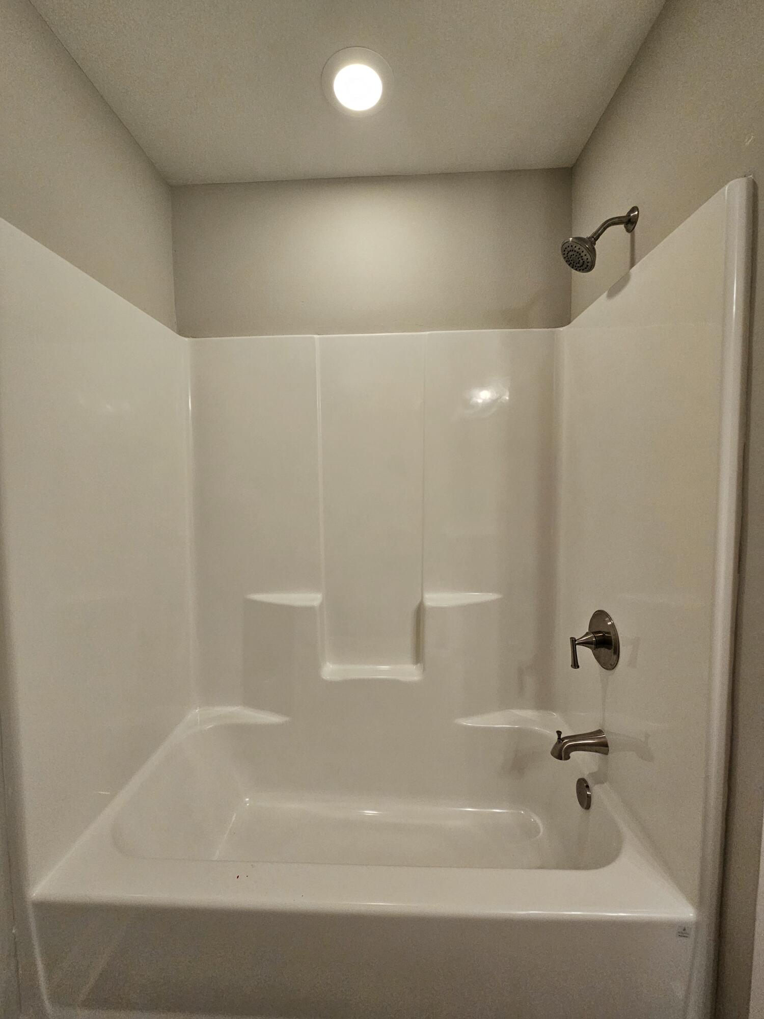 Tuscan Village TH - Residential Lease