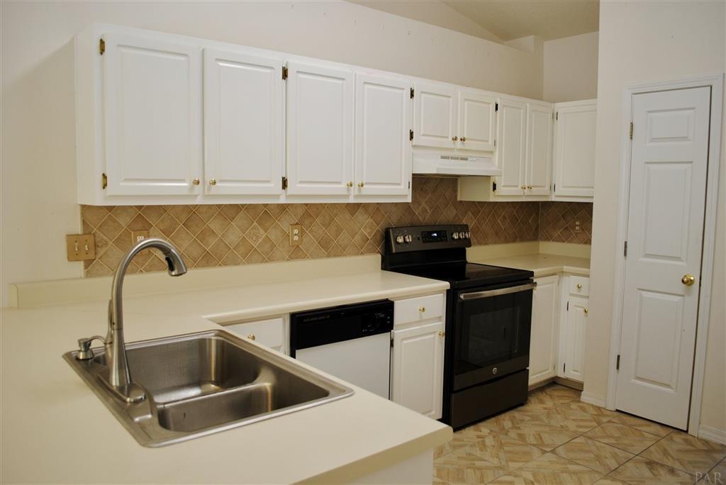 BISCAYNE POINTE - Residential