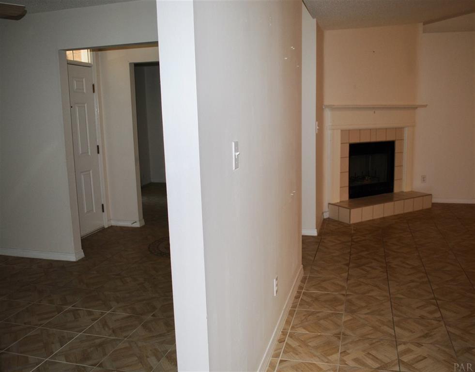 BISCAYNE POINTE - Residential