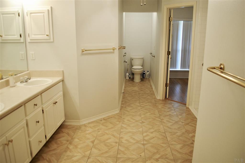 BISCAYNE POINTE - Residential