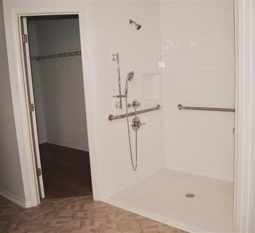 BISCAYNE POINTE - Residential