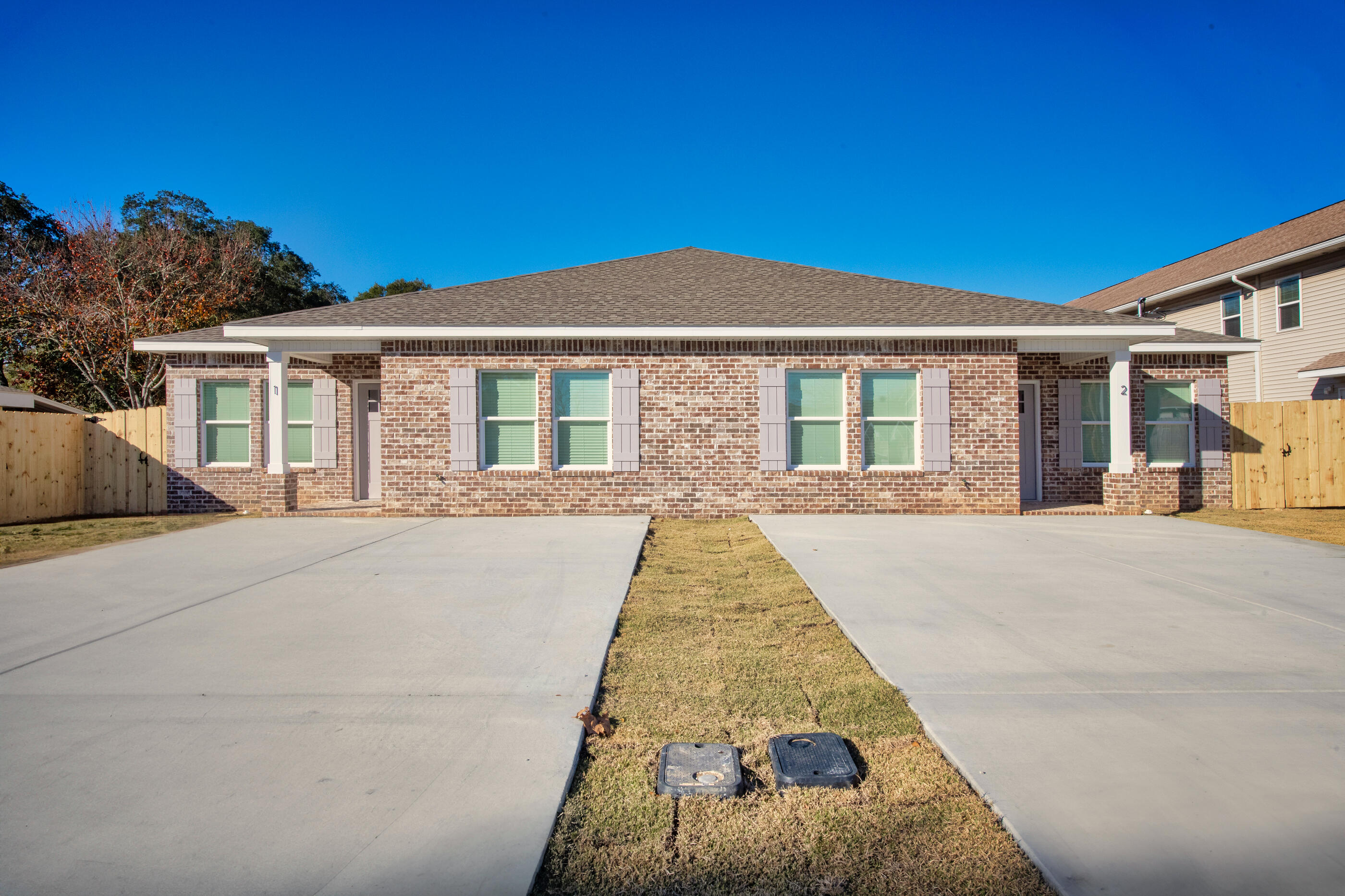 STAR QUALITY CUSTOM BUILT DUPLEX 3BR 2BA EACH. NINE FOOT CEILINGS. STAINLESS STEEL APPLIANCE PACKAGE, LVP FLOORING THROUGHOUT. WHITE CABINETS, GRANITE COUNTERTOPS