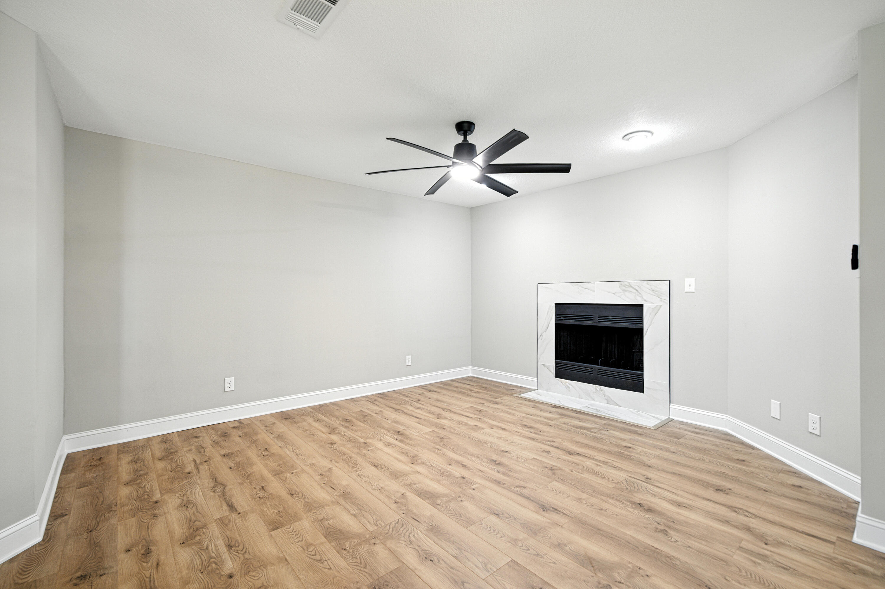 KELL-AIRE GARDENS - Residential