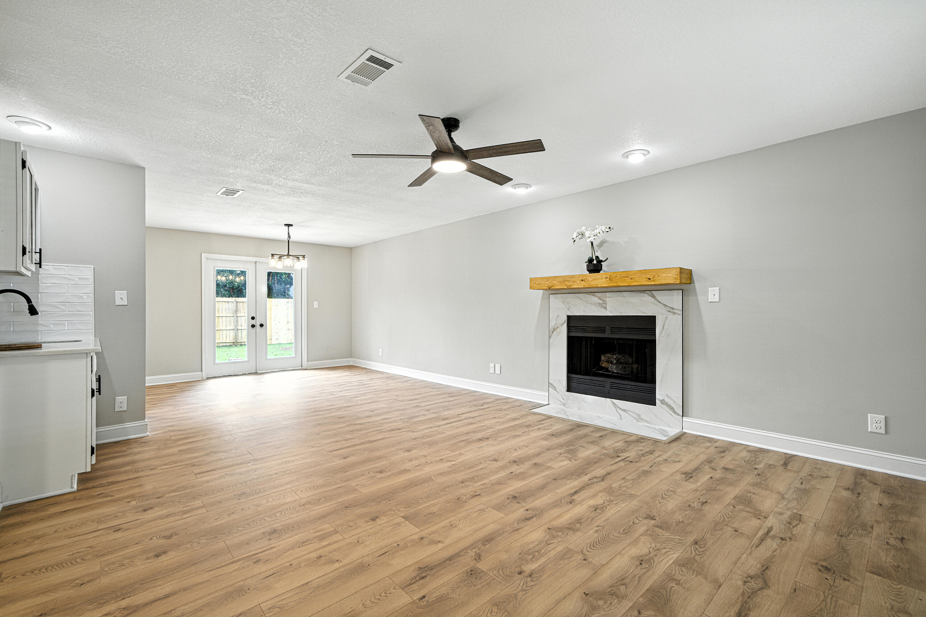 KELL-AIRE GARDENS - Residential