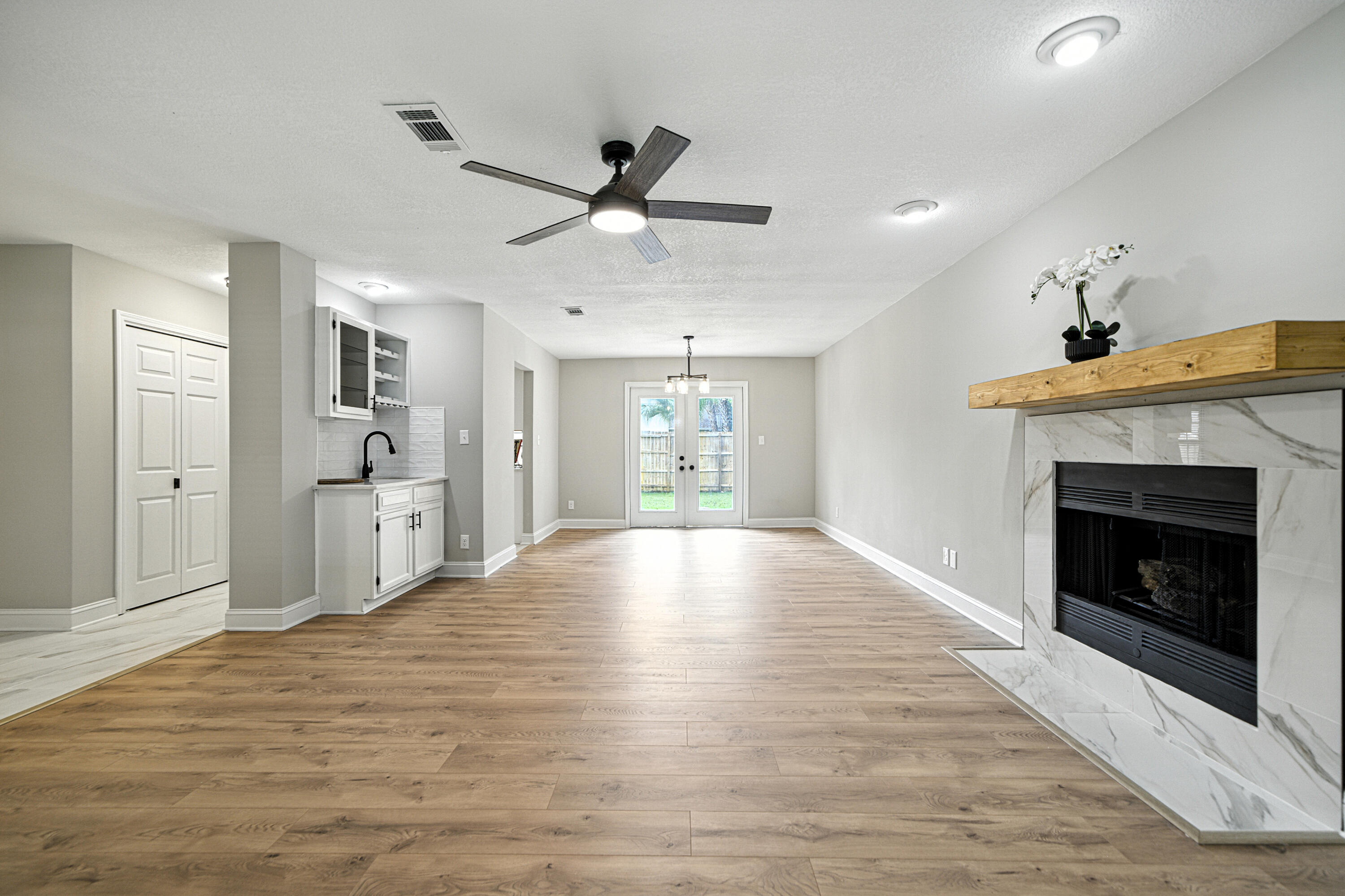 KELL-AIRE GARDENS - Residential