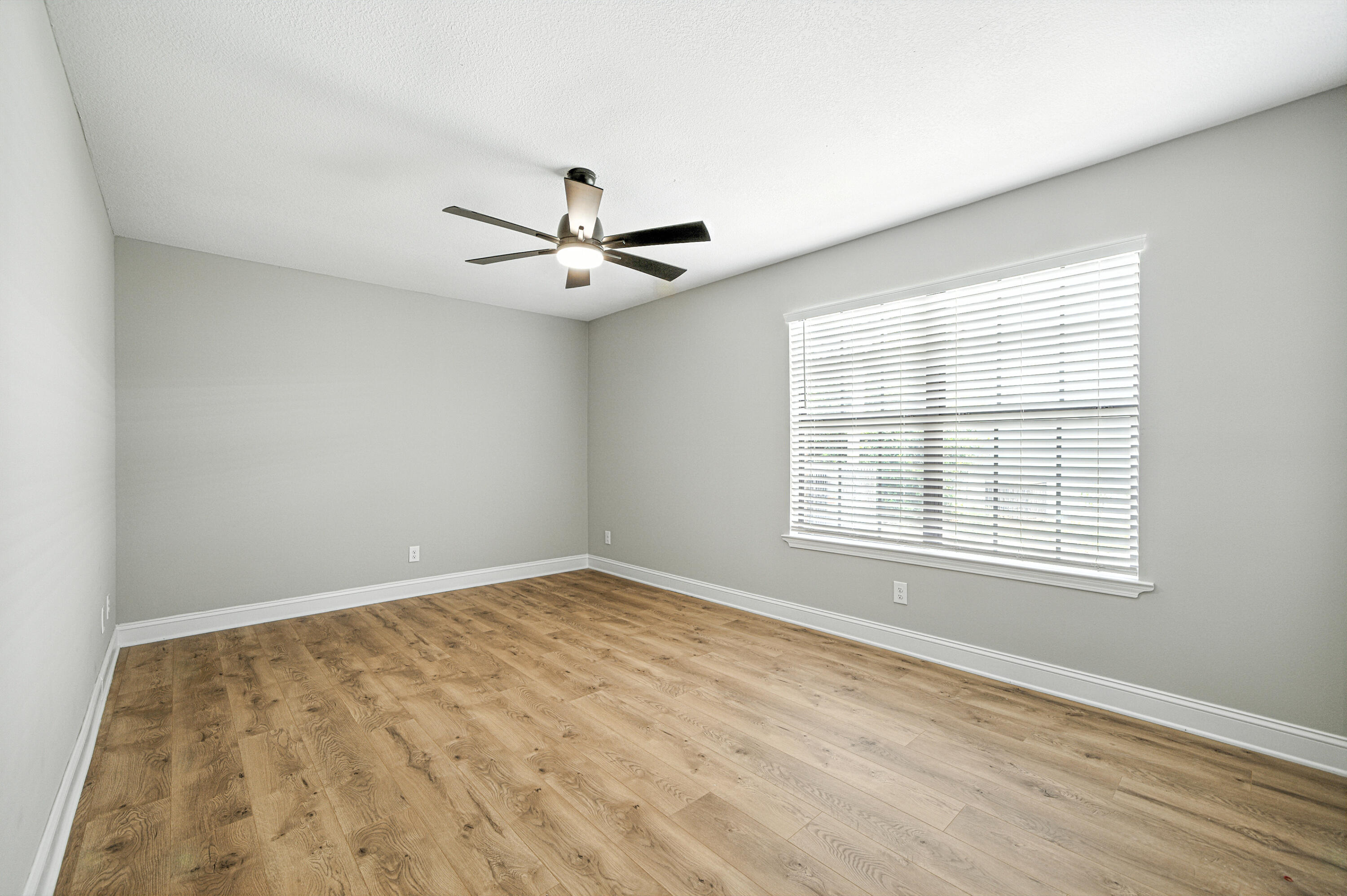 KELL-AIRE GARDENS - Residential